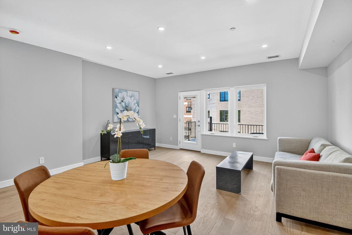 Washington, District of Columbia, 20010, United States, 3 Bedrooms Bedrooms, ,3 BathroomsBathrooms,Residential,For Sale,1938669