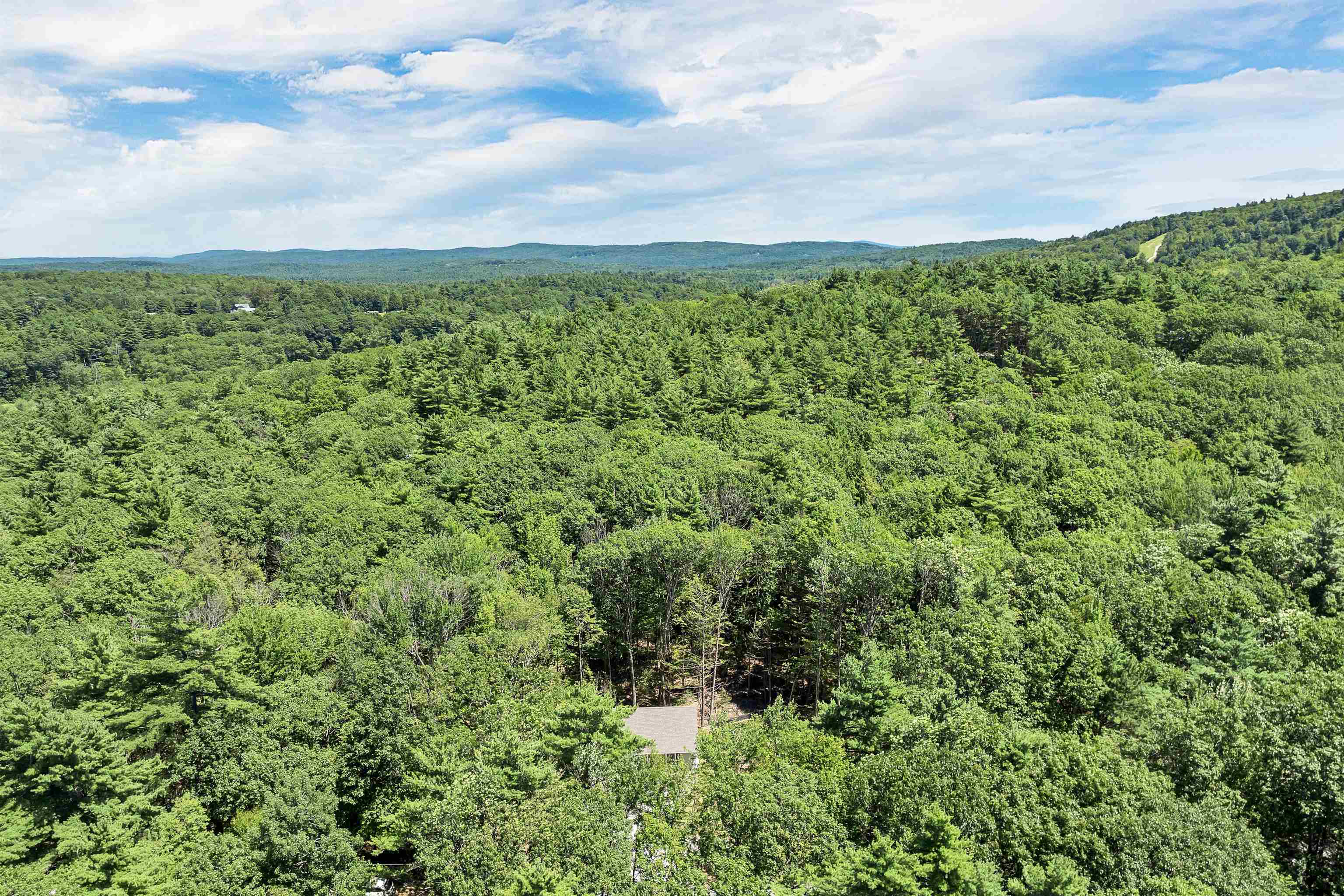 Bennington, New Hampshire, 03442, United States, 3 Bedrooms Bedrooms, ,2 BathroomsBathrooms,Residential,For Sale,1898255