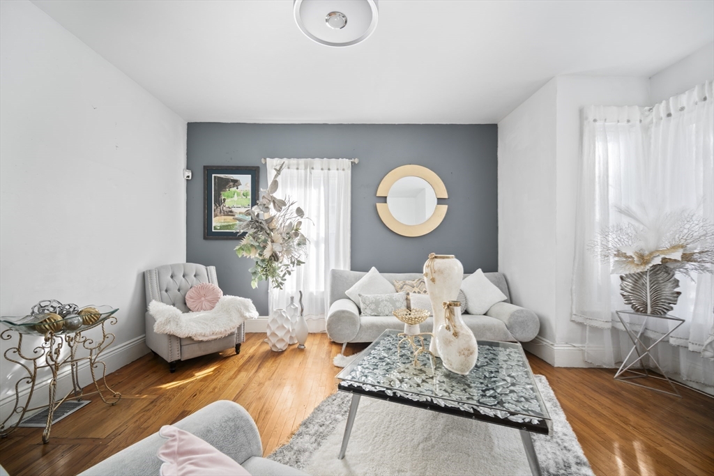 Lynn, Massachusetts, 01902, United States, 5 Bedrooms Bedrooms, ,3 BathroomsBathrooms,Residential,For Sale,1996647