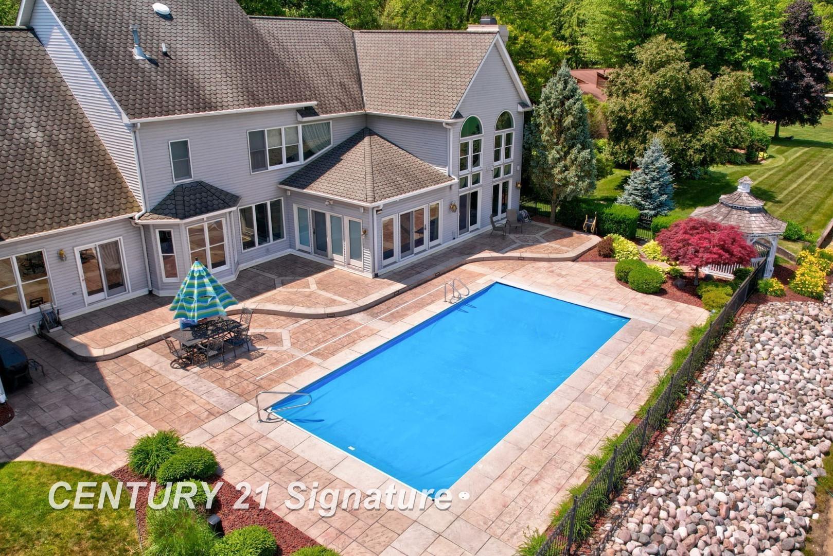 Saginaw, Michigan, 48609, United States, 4 Bedrooms Bedrooms, ,7 BathroomsBathrooms,Residential,For Sale,1980528