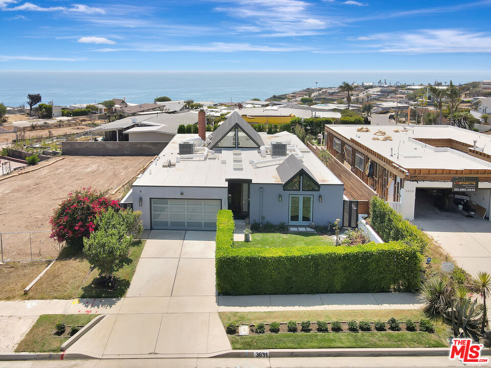 Malibu, California, 90265, United States, 4 Bedrooms Bedrooms, ,3 BathroomsBathrooms,Residential,For Sale,1925740