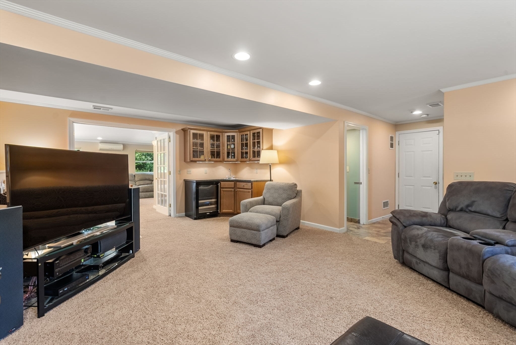Agawam, Massachusetts, 01030, United States, 4 Bedrooms Bedrooms, ,3 BathroomsBathrooms,Residential,For Sale,1933274