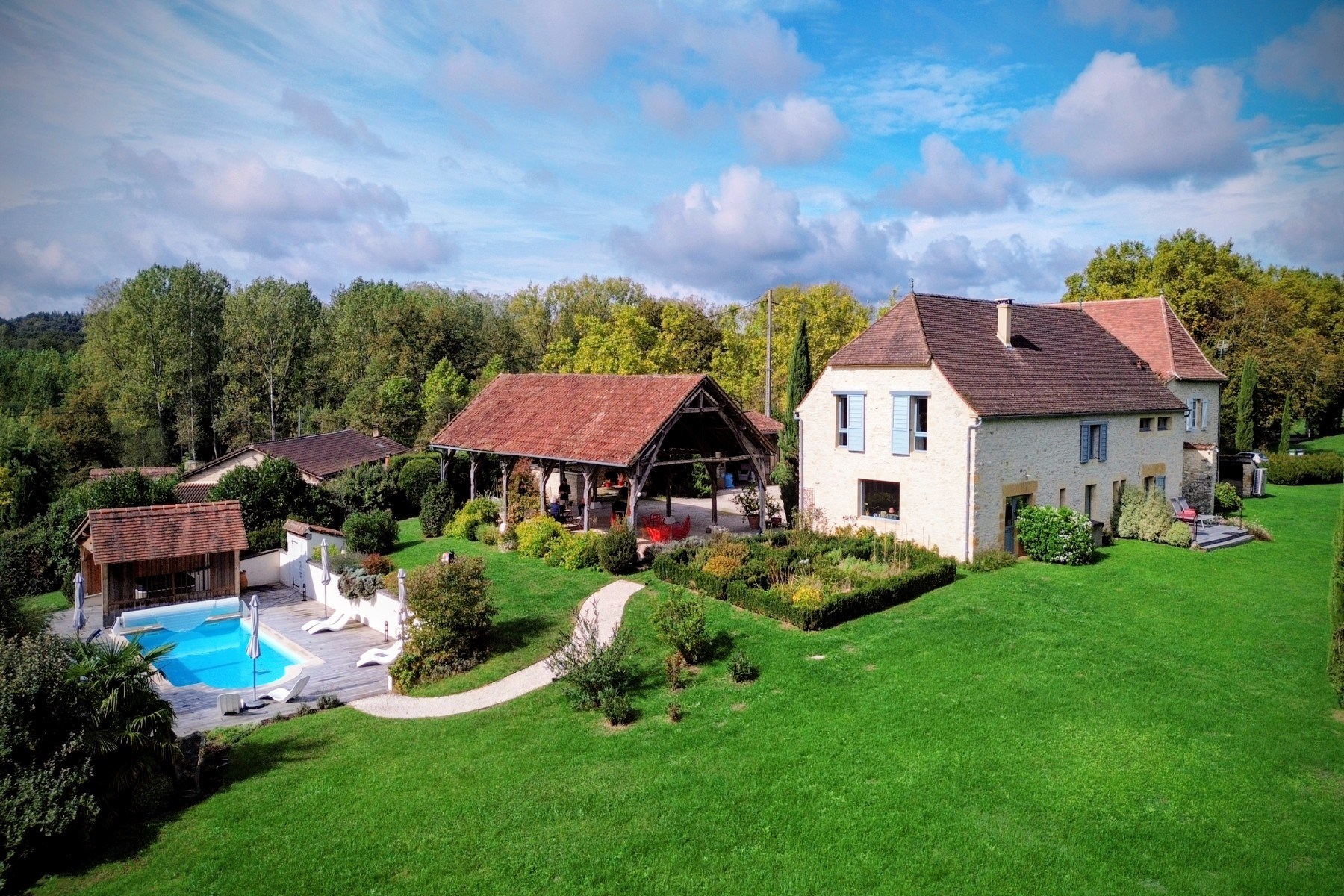  Property with character and confort, 30 minutes from Sarlat, is waiting to welc… - 物件實景