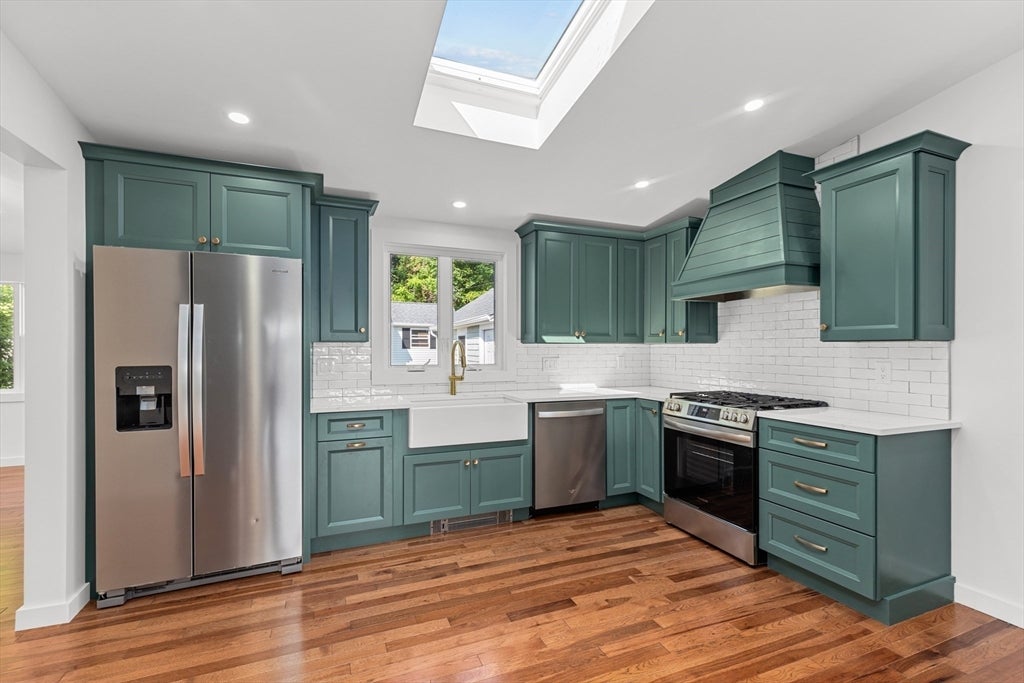 Plymouth, Massachusetts, 02360, United States, 4 Bedrooms Bedrooms, ,4 BathroomsBathrooms,Residential,For Sale,1981887