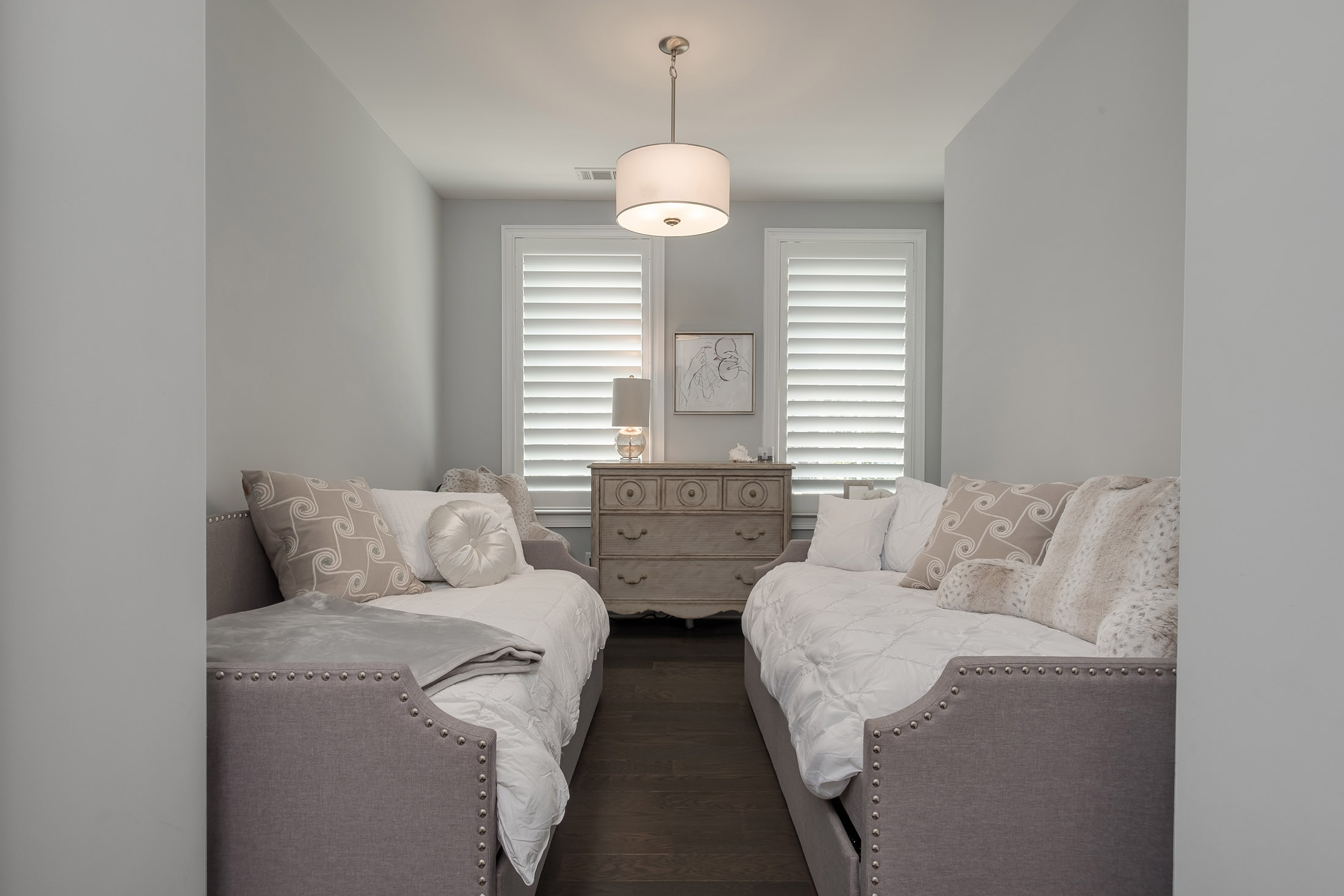  Sophisticated, Impeccably Maintained and Thoughtfully Upgraded Townhome - 物件實景