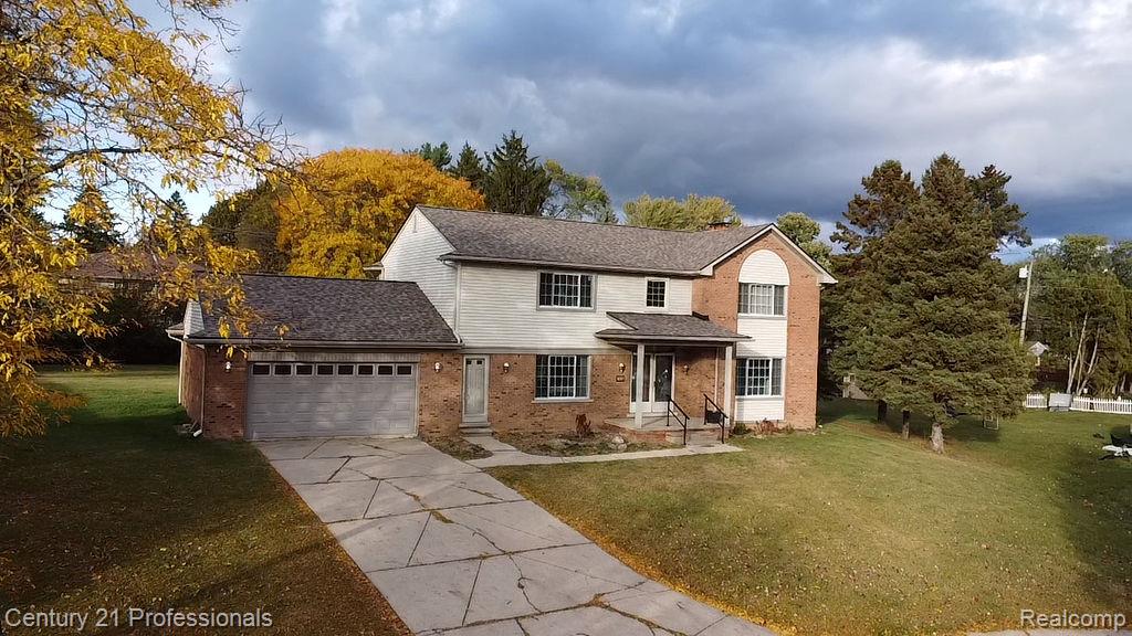 RochesterHills, Michigan, 48309, United States, 4 Bedrooms Bedrooms, ,3 BathroomsBathrooms,Residential,For Sale,1976232