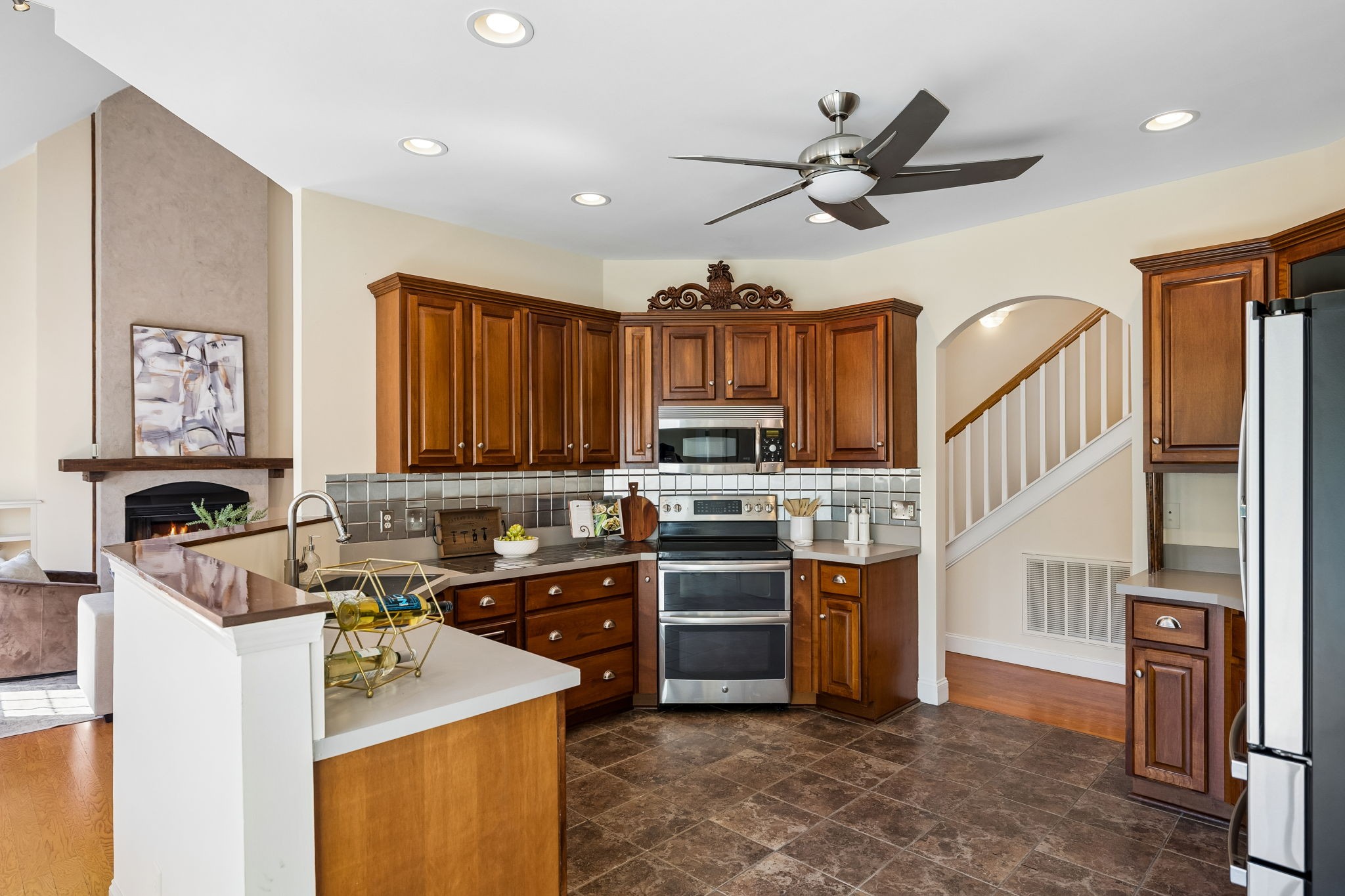  2216 Twin Peaks Ct, Spring Hill, TN, 37174 - 物件實景
