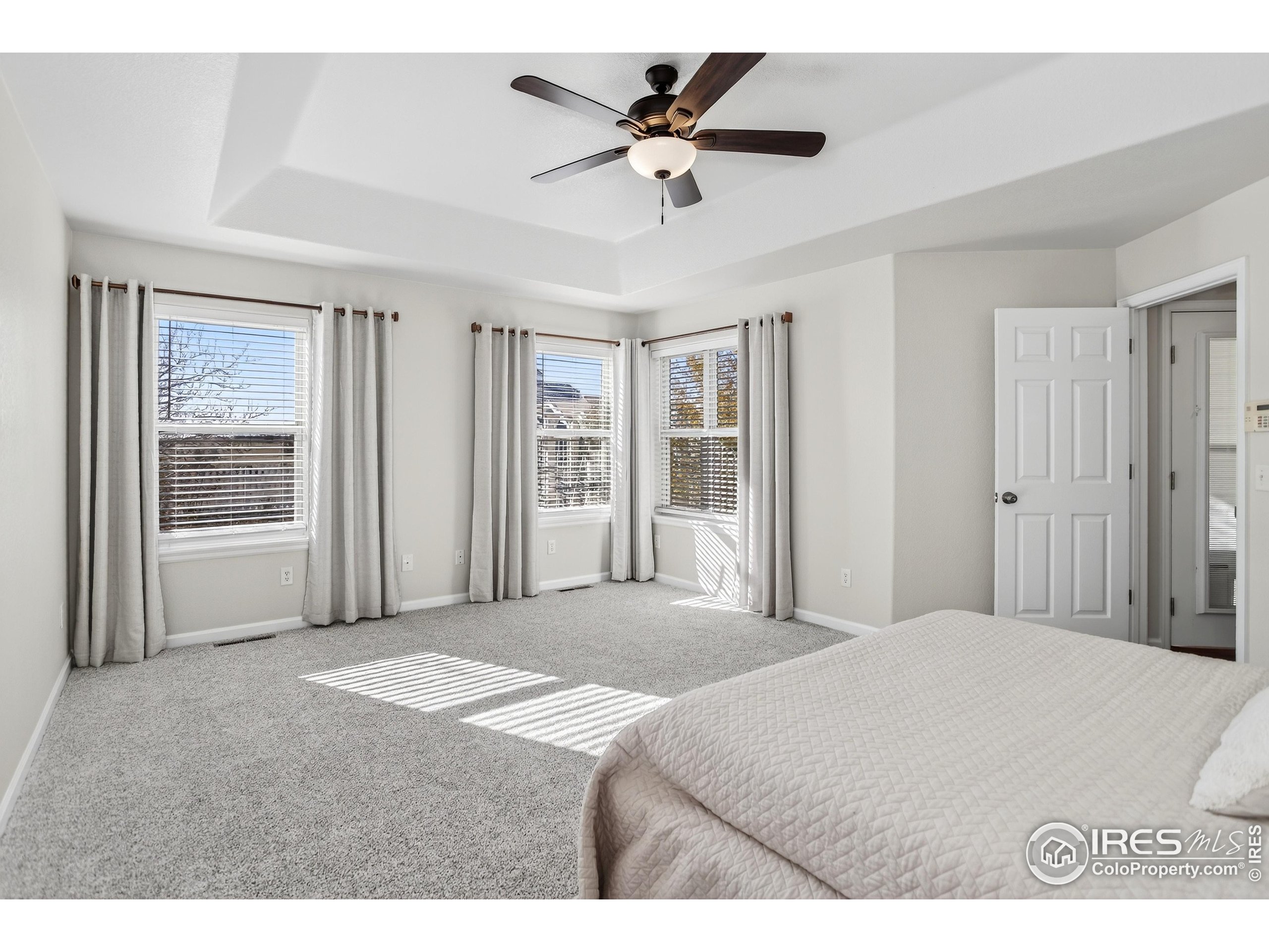 Strasburg, Colorado, 80136, United States, 3 Bedrooms Bedrooms, ,4 BathroomsBathrooms,Residential,For Sale,1991126