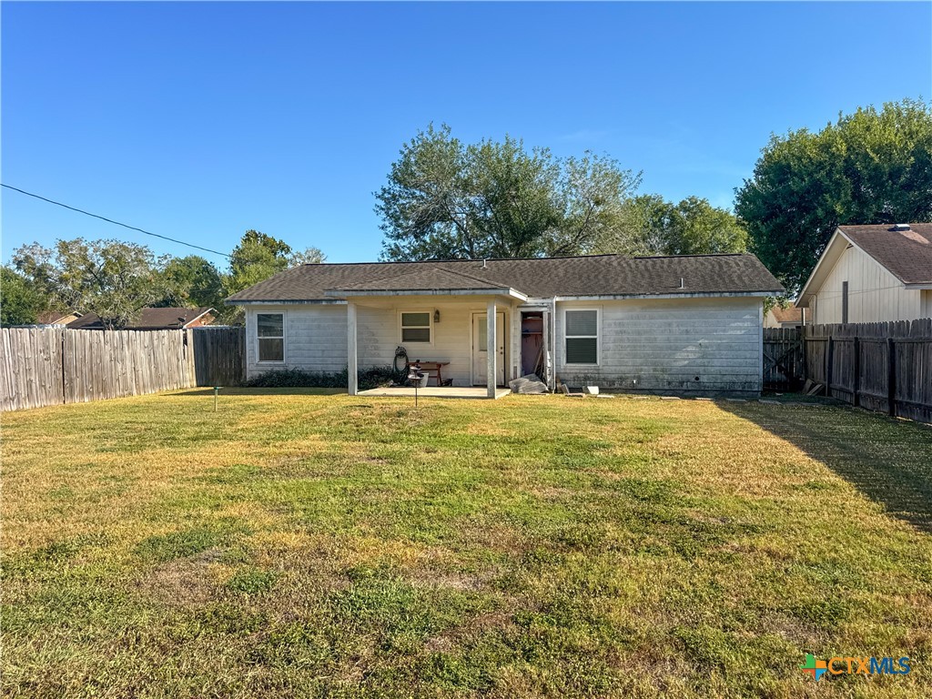 Gayle St, Victoria, TX 77901 #1