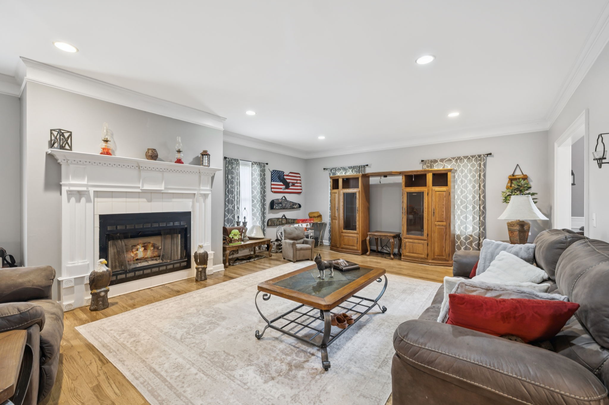 Lawrenceburg, Tennessee, 38464, United States, 5 Bedrooms Bedrooms, ,4 BathroomsBathrooms,Residential,For Sale,1967906