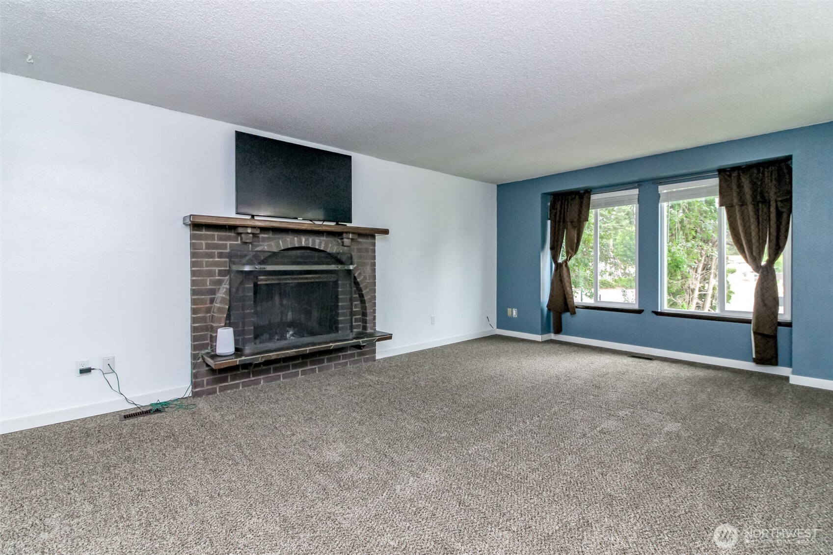 Tacoma, Washington, 98444, United States, 4 Bedrooms Bedrooms, ,2 BathroomsBathrooms,Residential,For Sale,1977336