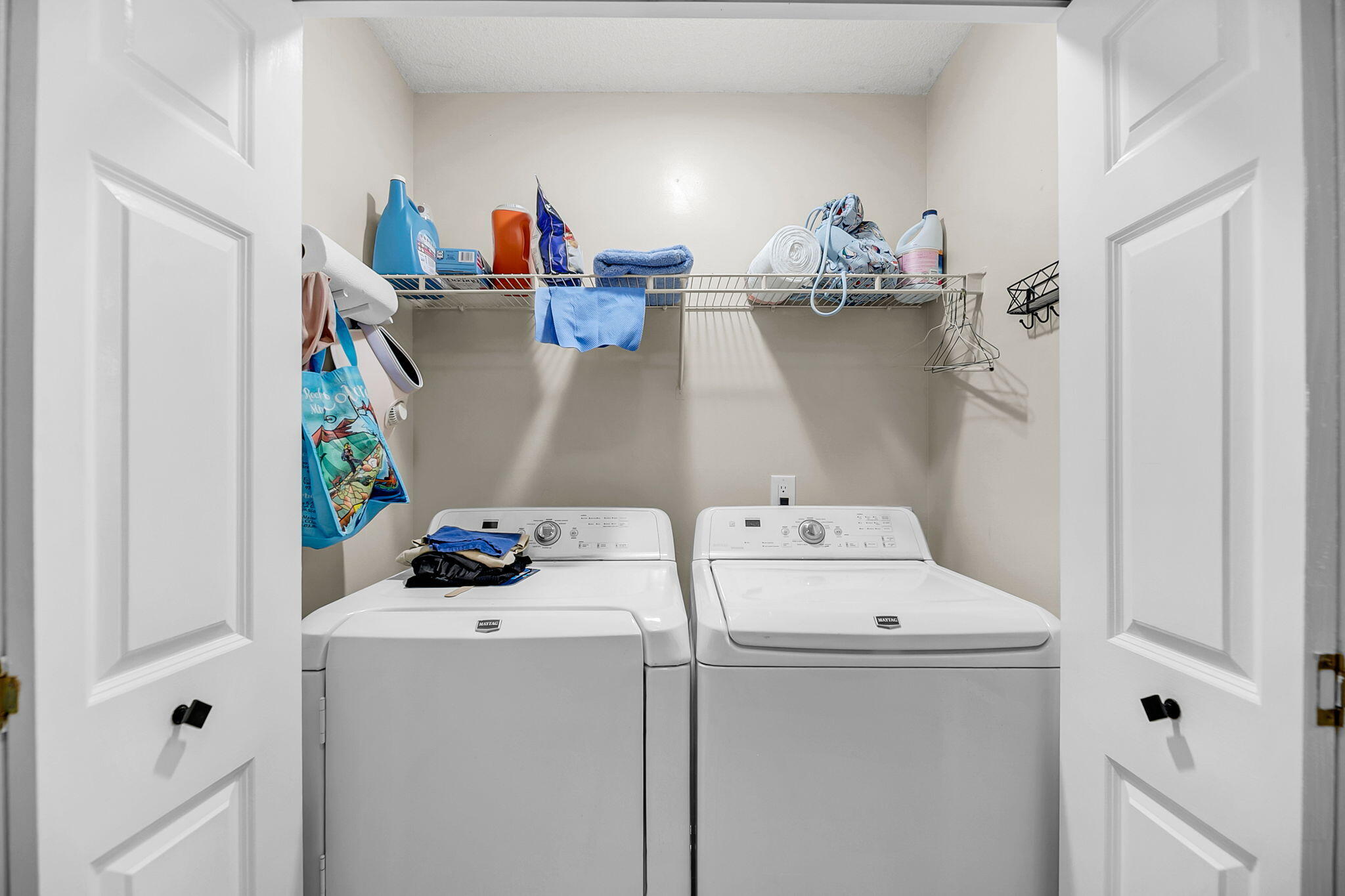 Charleston, South Carolina, 29412, United States, 4 Bedrooms Bedrooms, ,2 BathroomsBathrooms,Residential,For Sale,1985691