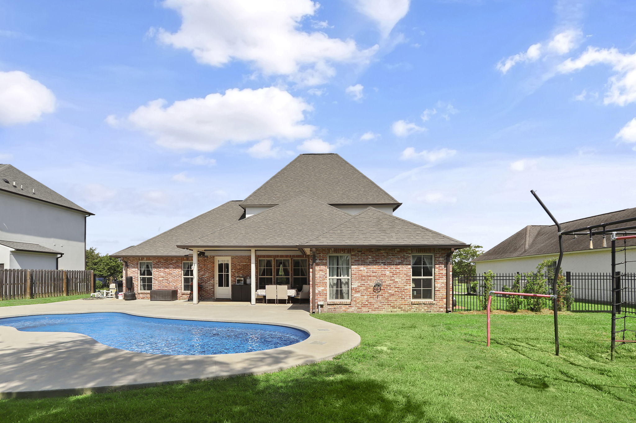 Zachary, Louisiana, 70791, United States, 4 Bedrooms Bedrooms, ,4 BathroomsBathrooms,Residential,For Sale,1868293