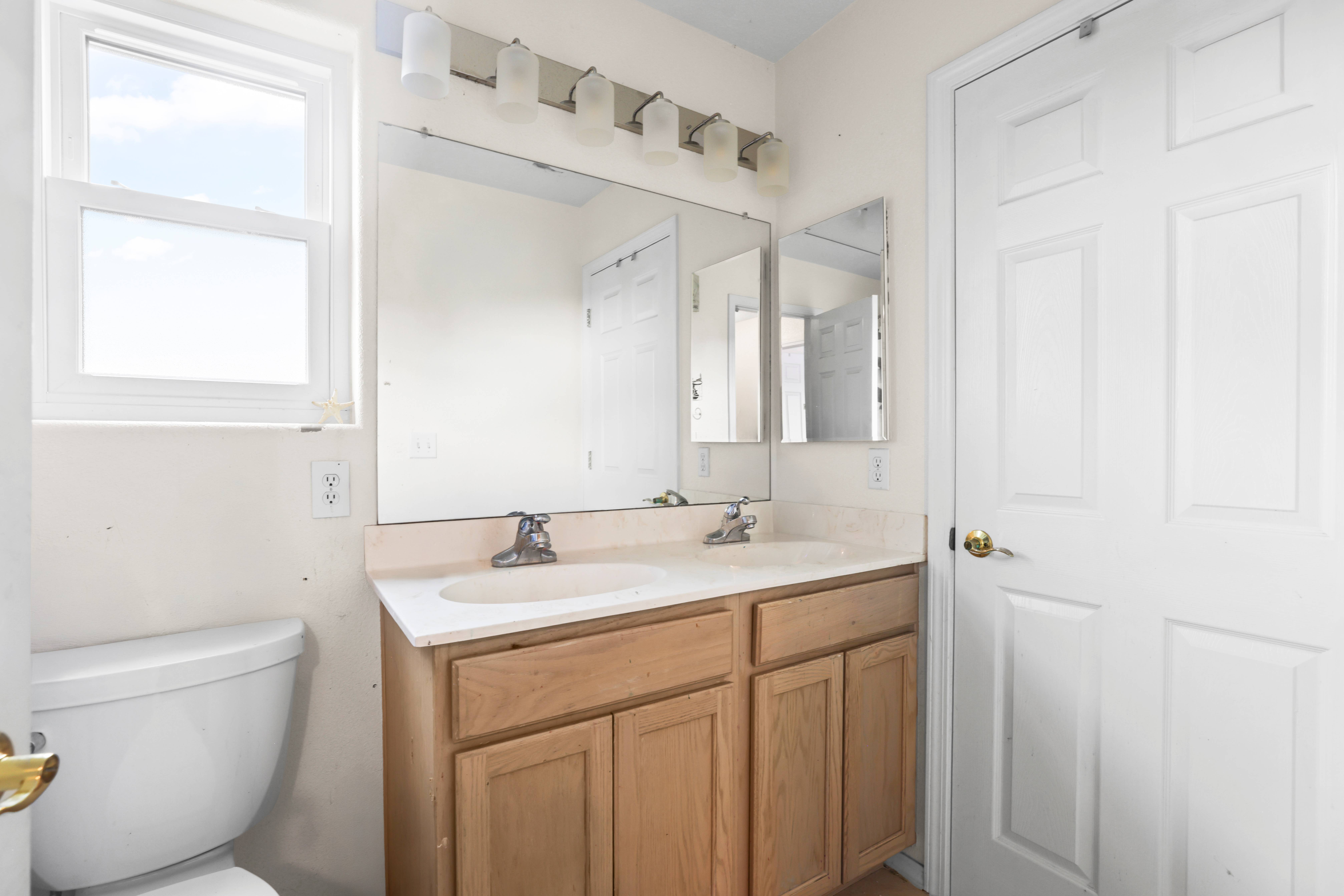 Santa Fe, New Mexico, 87508, United States, 5 Bedrooms Bedrooms, ,3 BathroomsBathrooms,Residential,For Sale,1977454