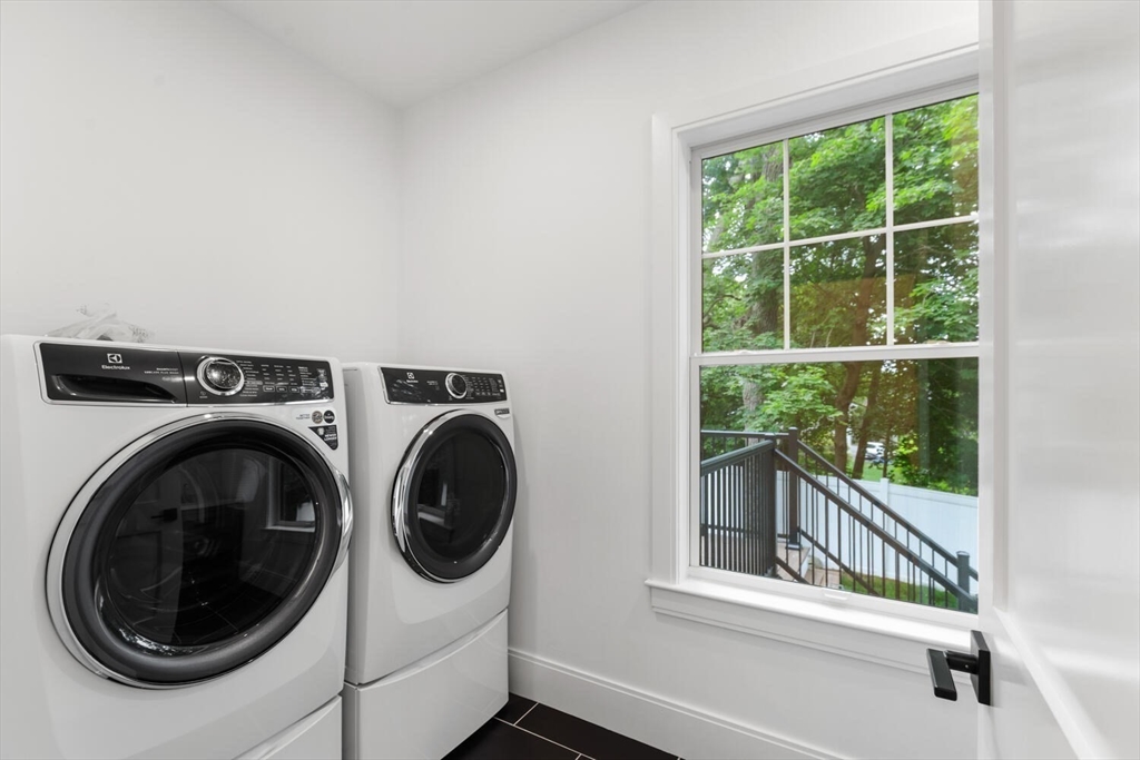 Winchester, Massachusetts, 01890, United States, 6 Bedrooms Bedrooms, ,5 BathroomsBathrooms,Residential,For Sale,1940960