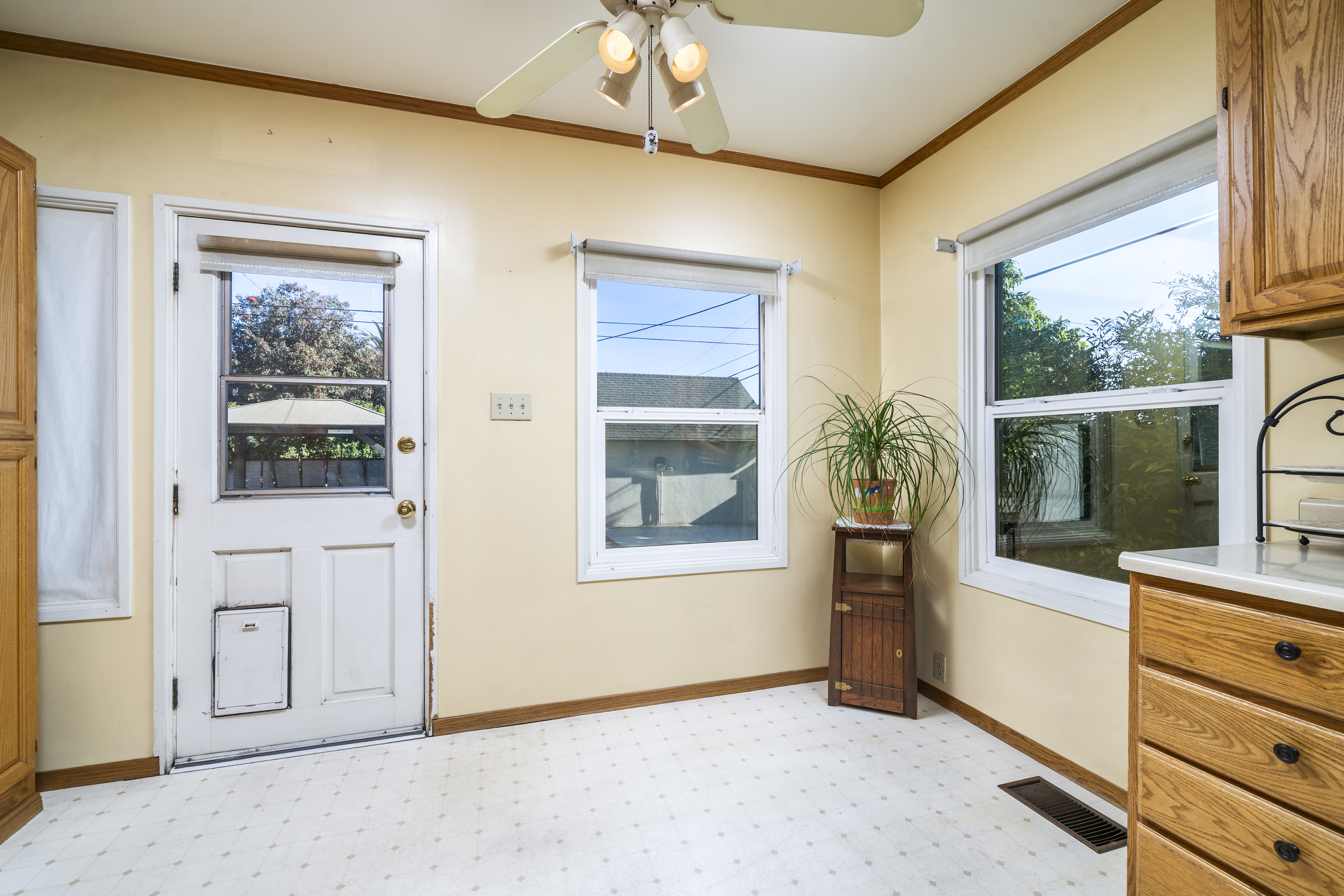  859 West Berkeley Court, Ontario, CA 91762 - 物件實景