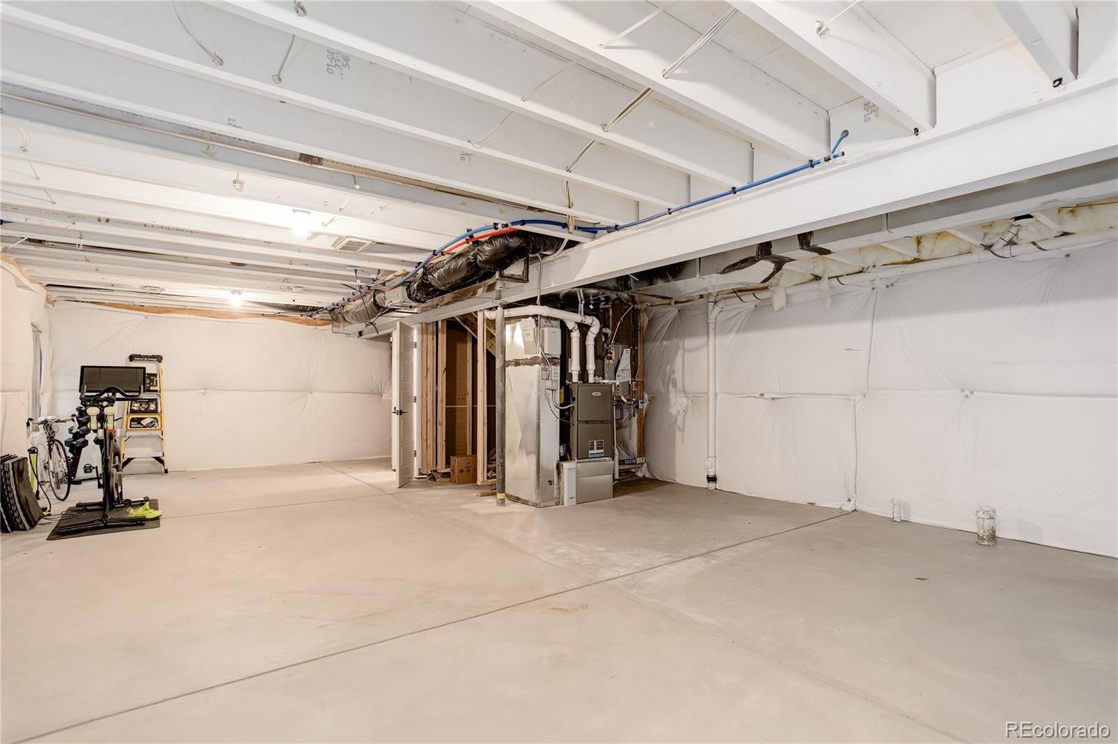 Castle Pines, Colorado, 80108, United States, 3 Bedrooms Bedrooms, ,2 BathroomsBathrooms,Residential,For Sale,1865426