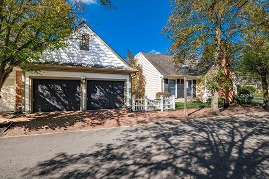 Upper Arlington, Ohio, 43220, United States, 3 Bedrooms Bedrooms, ,3 BathroomsBathrooms,Residential,For Sale,1987809