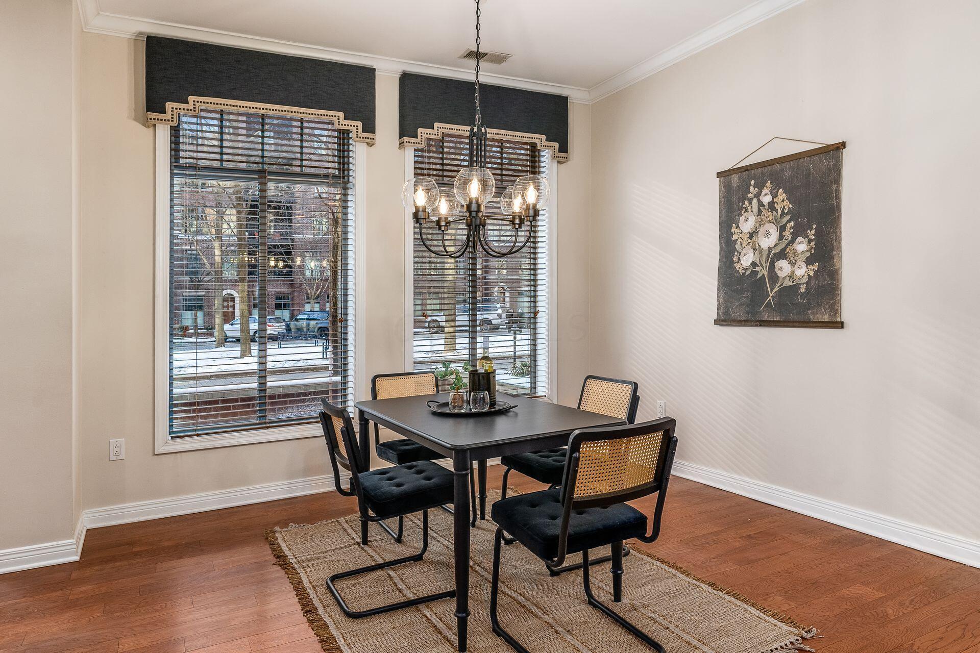 Columbus, Ohio, 43215, United States, 2 Bedrooms Bedrooms, ,3 BathroomsBathrooms,Residential,For Sale,1903521