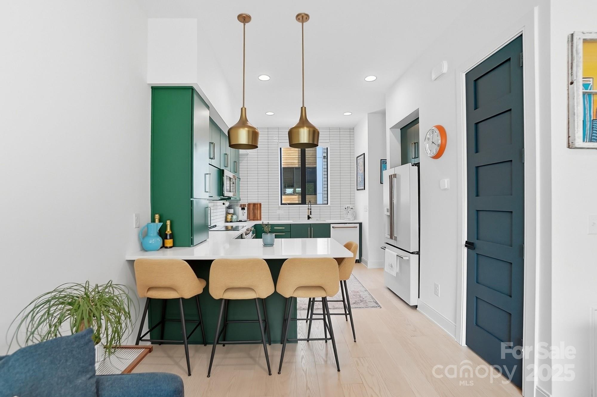 Charlotte, North Carolina, 28205, United States, 2 Bedrooms Bedrooms, ,3 BathroomsBathrooms,Residential,For Sale,1956240