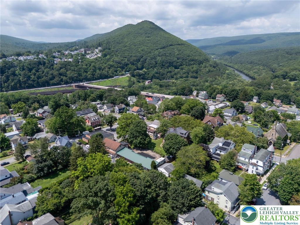 Jim Thorpe Boro, Pennsylvania, 18229, United States, 7 Bedrooms Bedrooms, ,3 BathroomsBathrooms,Residential,For Sale,1903669