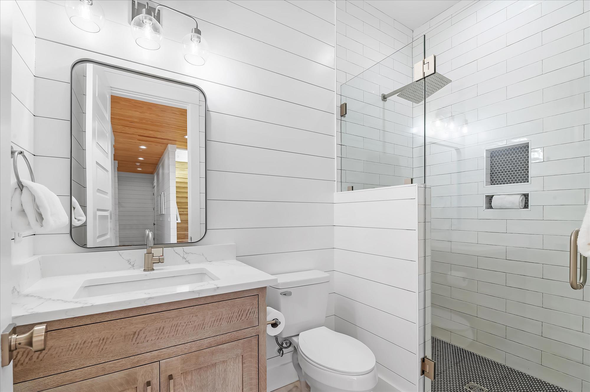 Navarre, Florida, 32566, United States, 8 Bedrooms Bedrooms, ,9 BathroomsBathrooms,Residential,For Sale,1694991