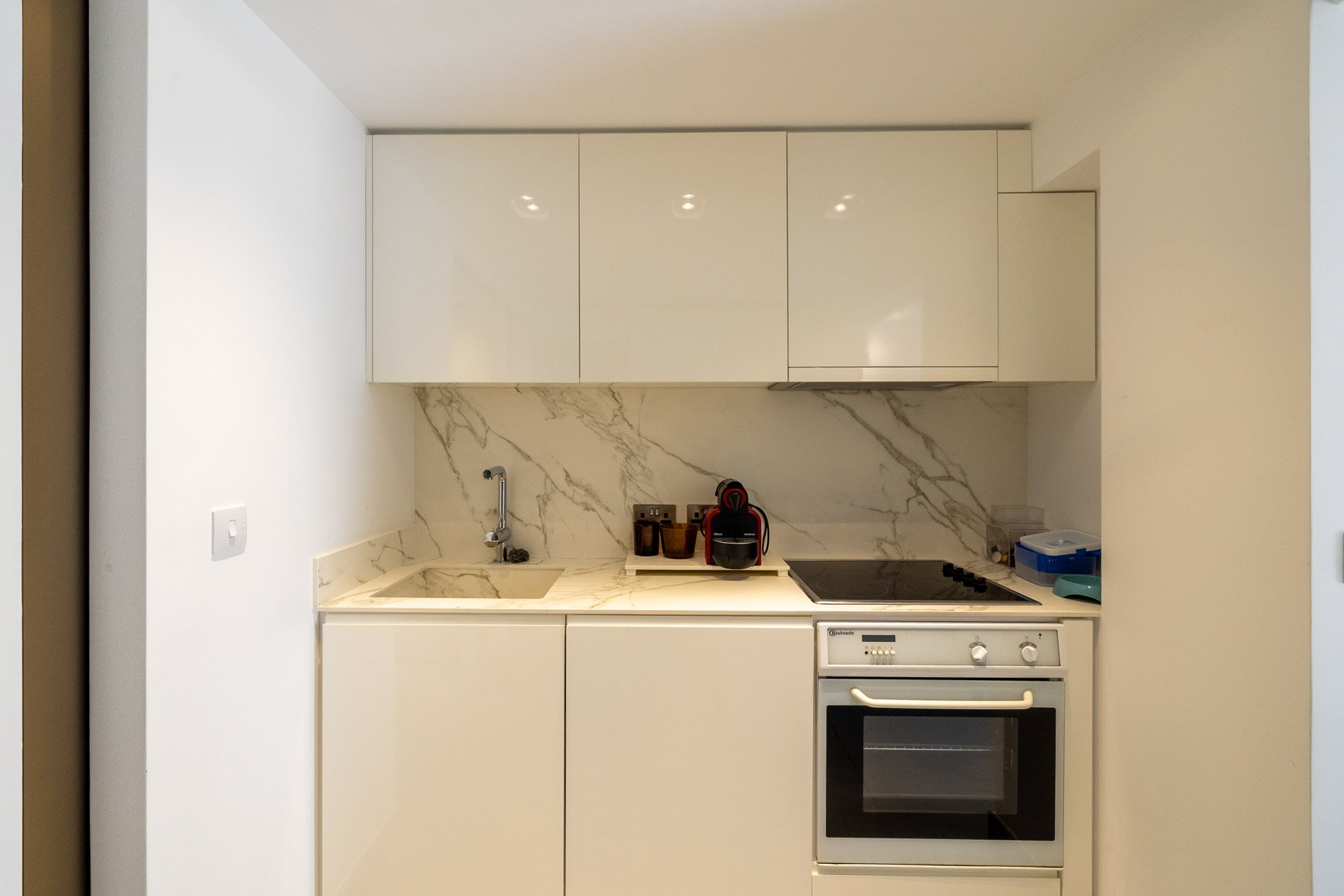  Renovated 3 Bedroom Residence with Guest Studio Steps from the Sea in Limassol - 物件實景