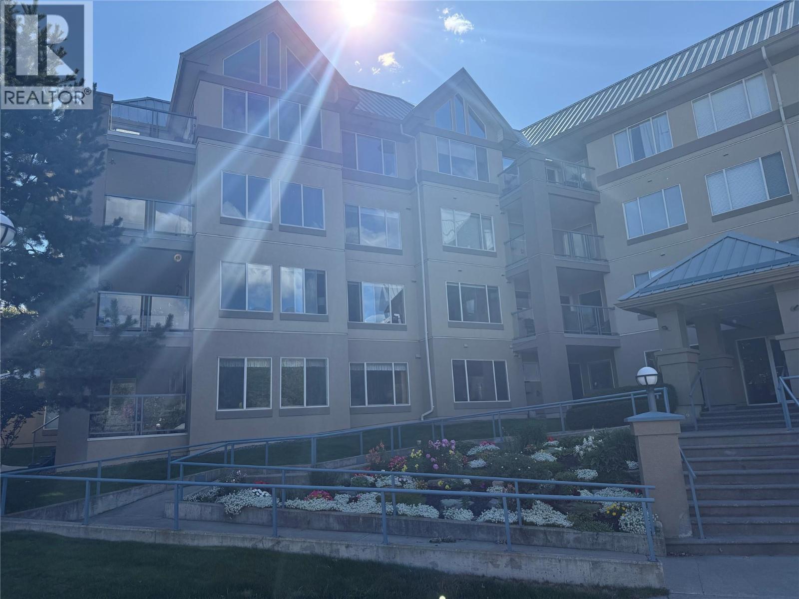 KAMLOOPS, British Columbia, V2C 1W9, CA, 3 Bedrooms Bedrooms, ,2 BathroomsBathrooms,Residential,For Sale,1949054
