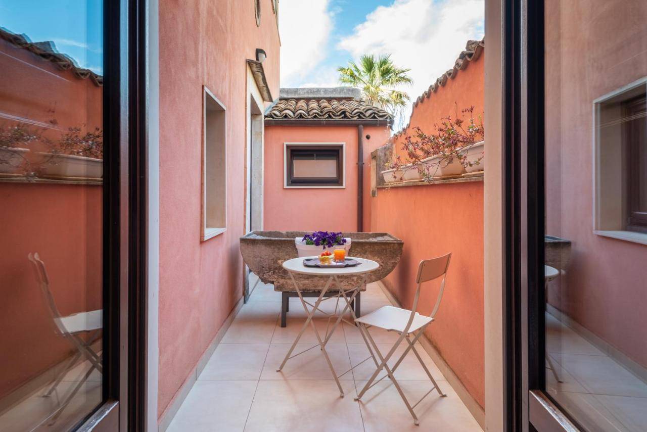 Ragusa, Ragusa, 97100, IT, 11 Bedrooms Bedrooms, ,11 BathroomsBathrooms,Residential,For Sale,1687176