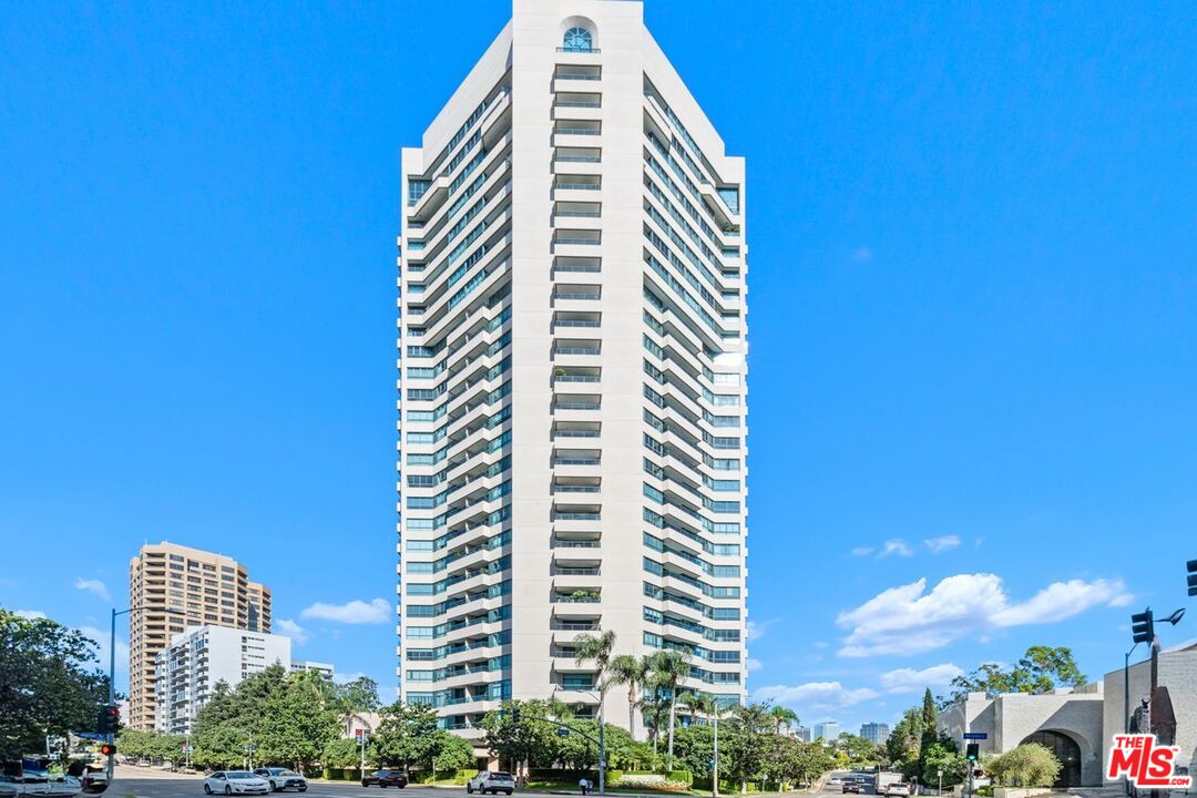 Los Angeles, California, 90024, United States, 3 Bedrooms Bedrooms, ,3 BathroomsBathrooms,Residential,For Sale,1949652