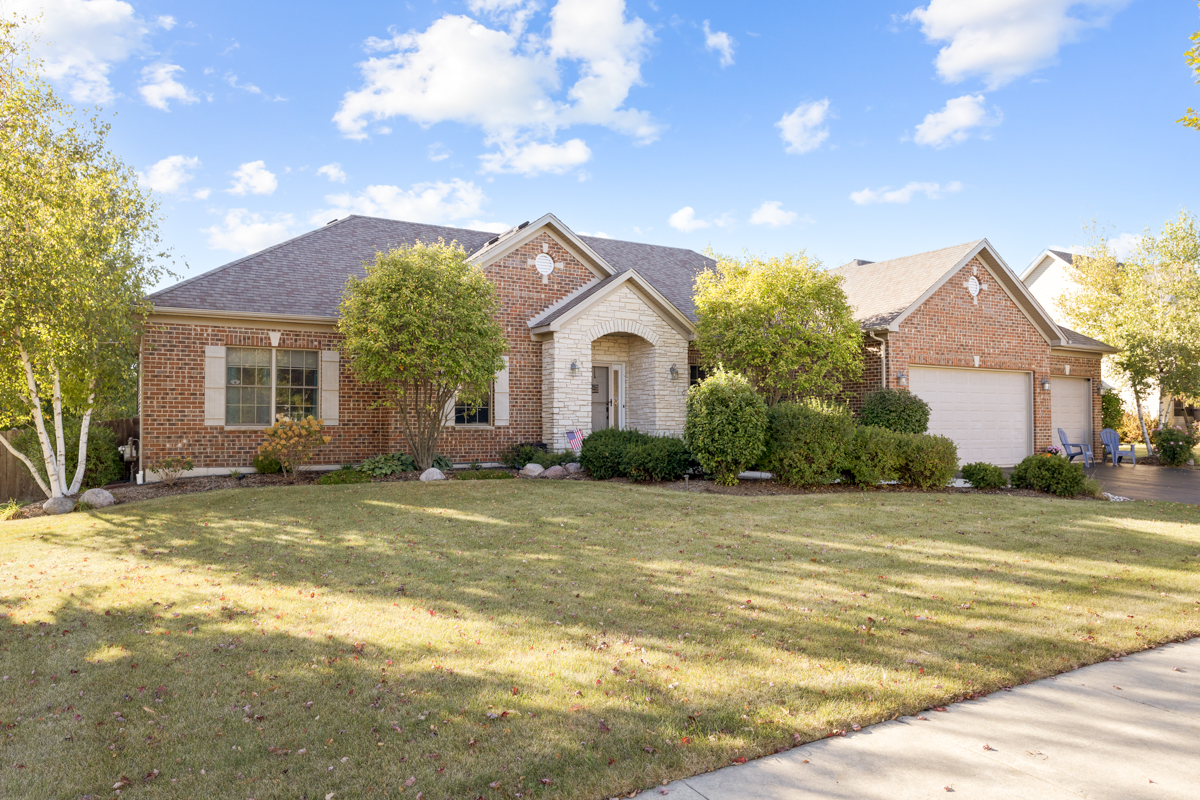 Hampshire, Illinois, 60140, United States, 3 Bedrooms Bedrooms, ,3 BathroomsBathrooms,Residential,For Sale,1978755