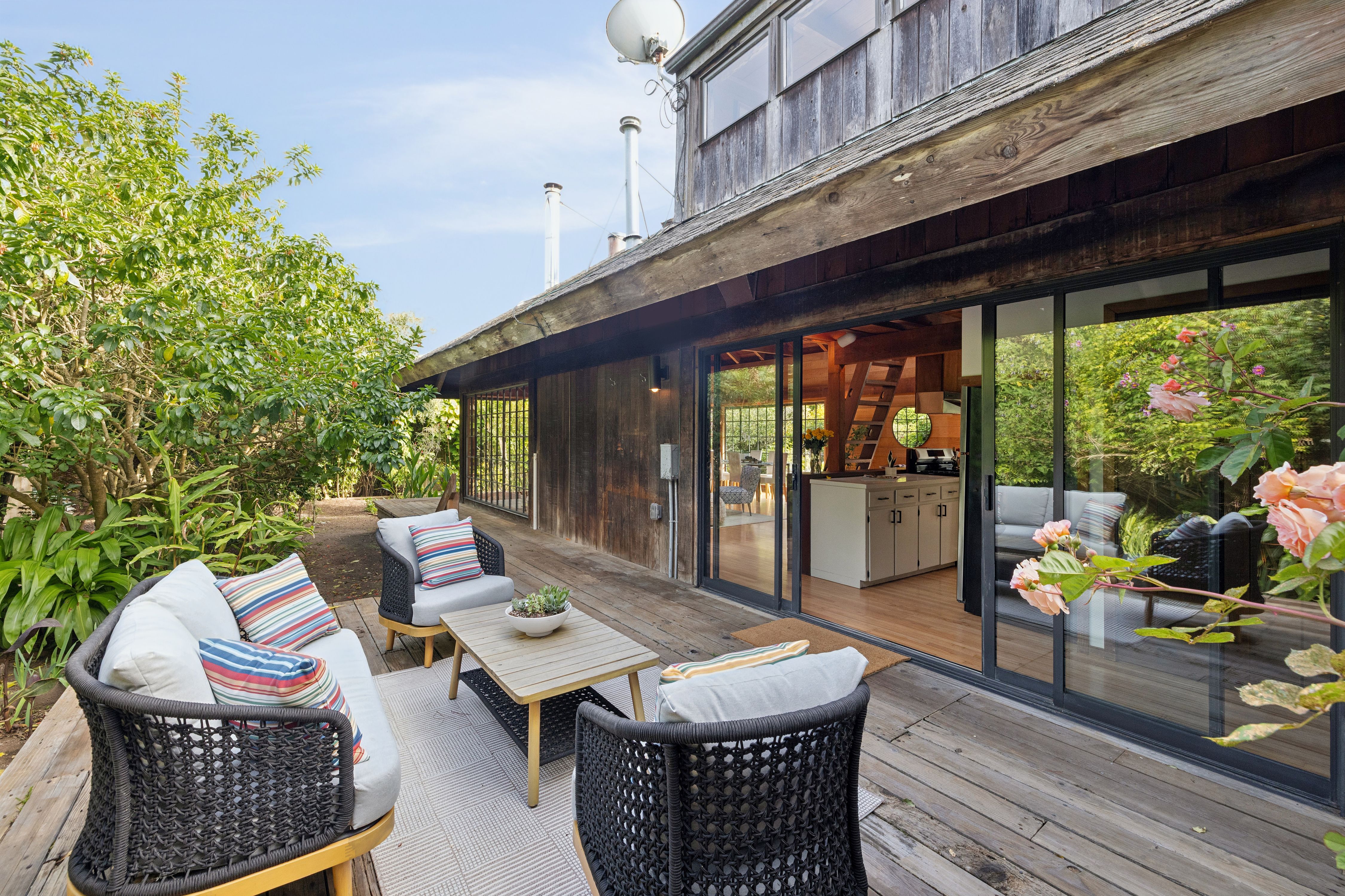  Redwood, Glass, and Companion Spaces - 物件實景
