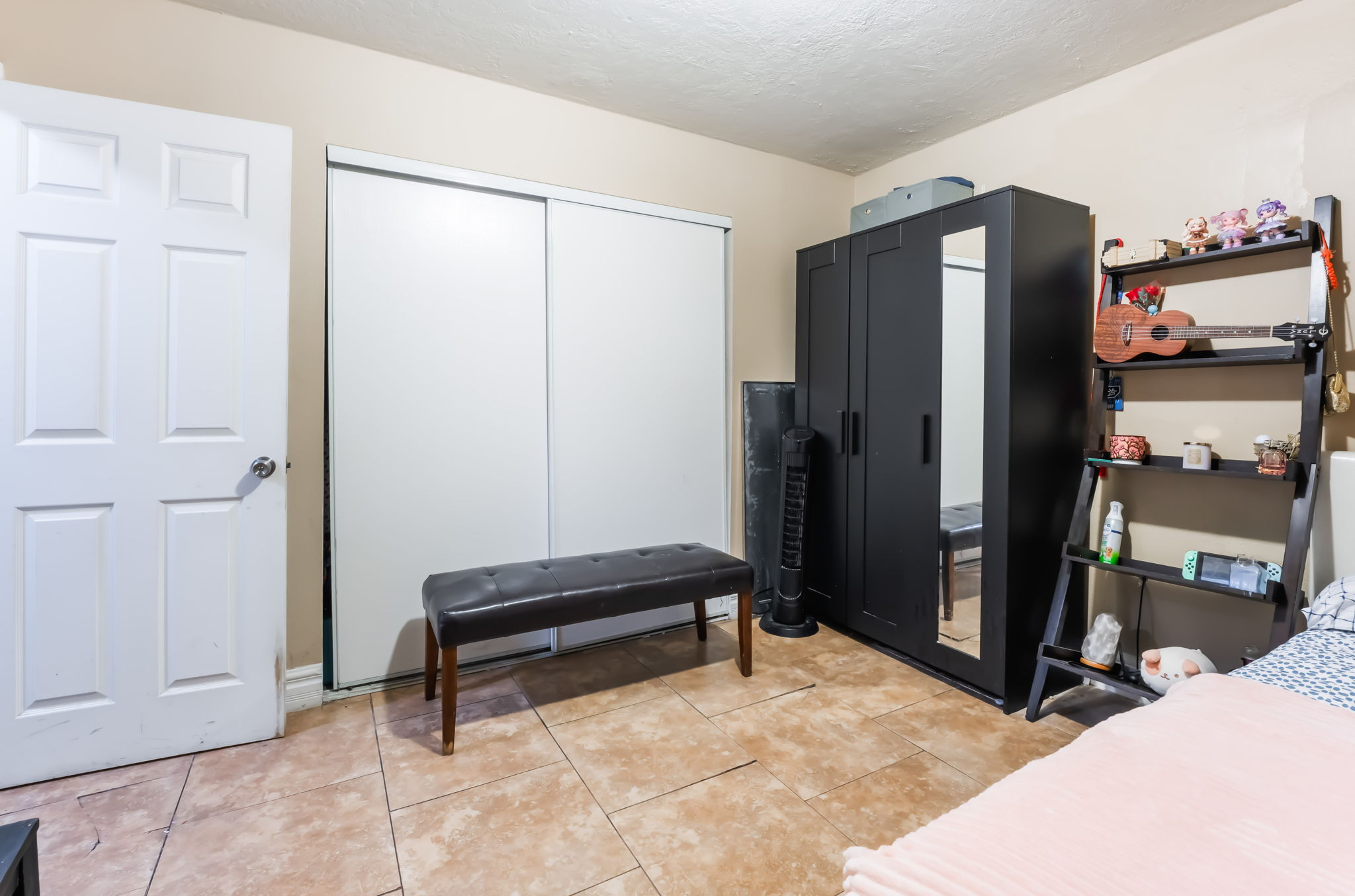 Las Vegas, Nevada, 89104, United States, 4 Bedrooms Bedrooms, ,2 BathroomsBathrooms,Residential,For Sale,1924151