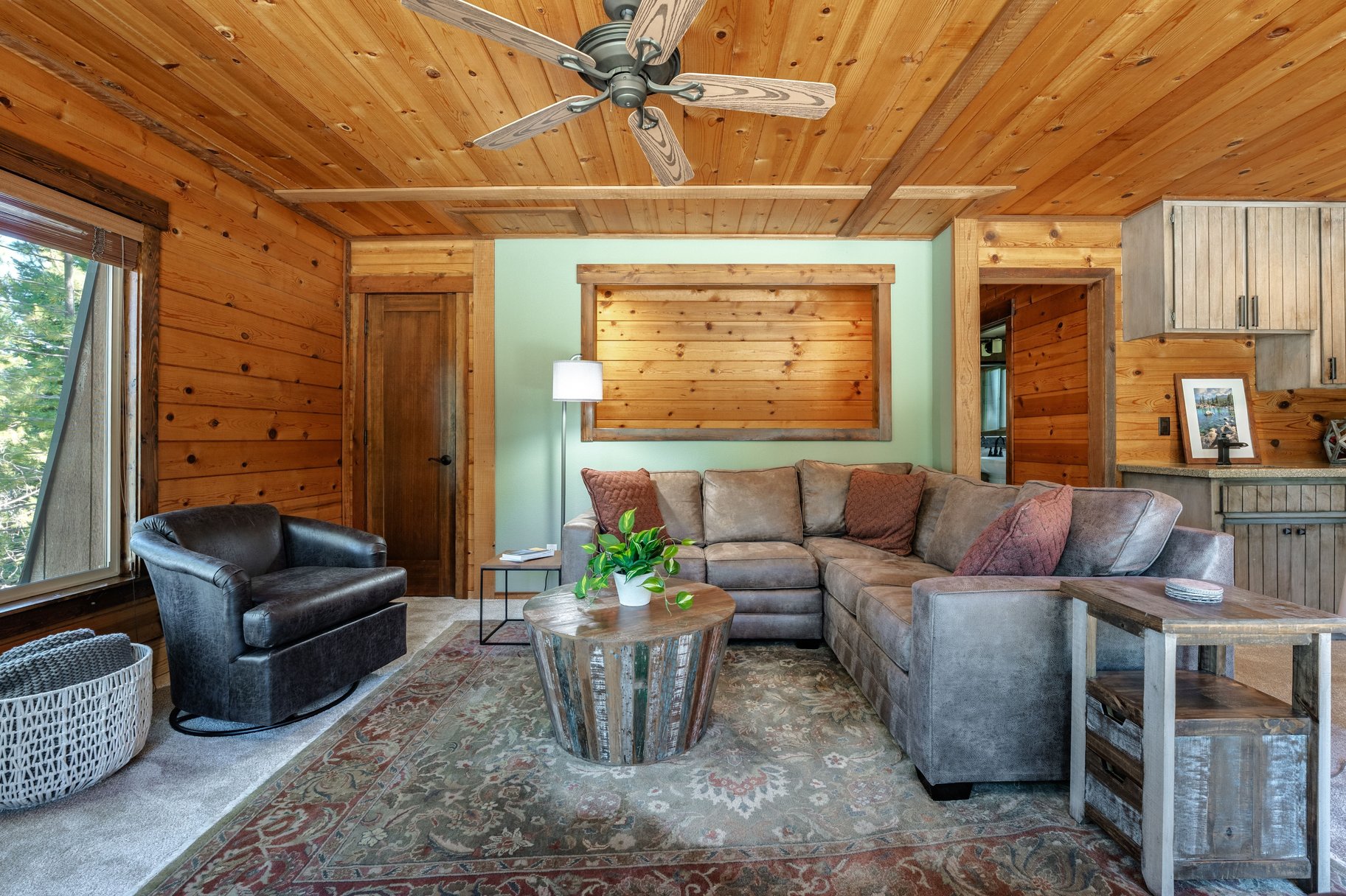  Updated Tahoe Donner retreat with a greenbelt setting - 物件實景
