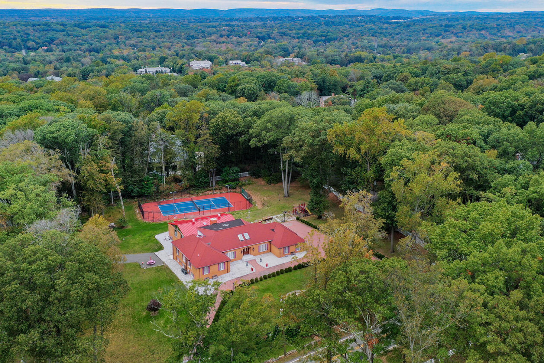 91 Chestnut Ridge Road, Saddle River, NJ 07458