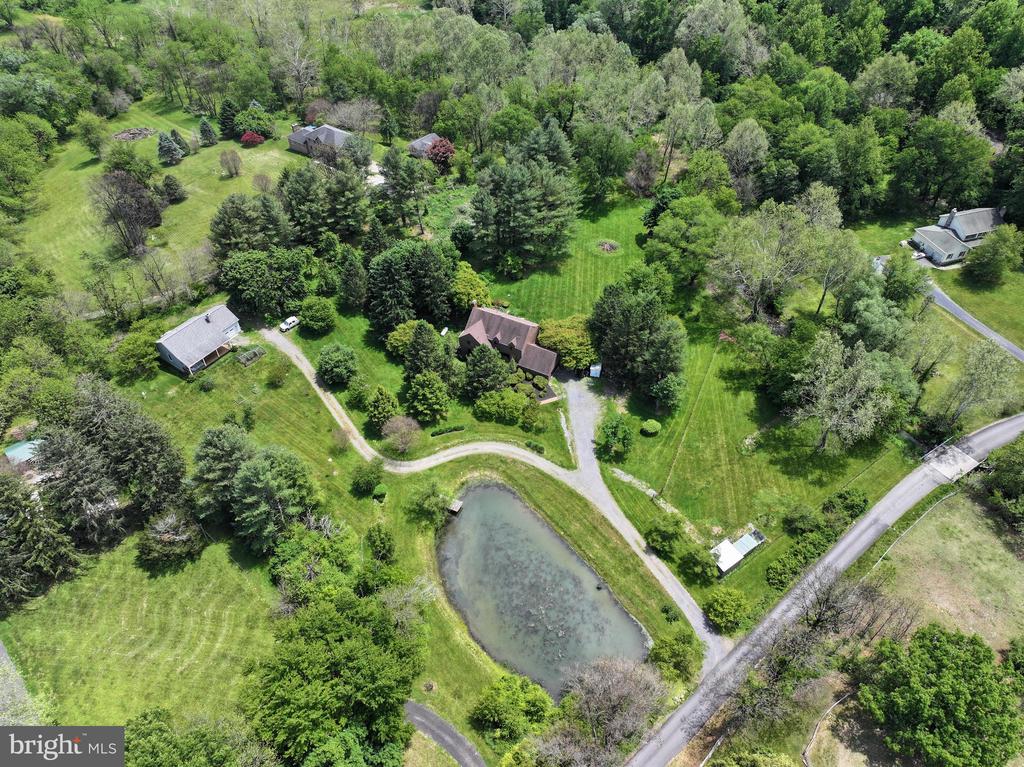 Linden, Virginia, 22642, United States, 5 Bedrooms Bedrooms, ,4 BathroomsBathrooms,Residential,For Sale,2037897