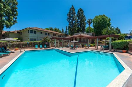 Los Angeles, California, 90016, United States, 2 Bedrooms Bedrooms, ,2 BathroomsBathrooms,Residential,For Sale,1980919