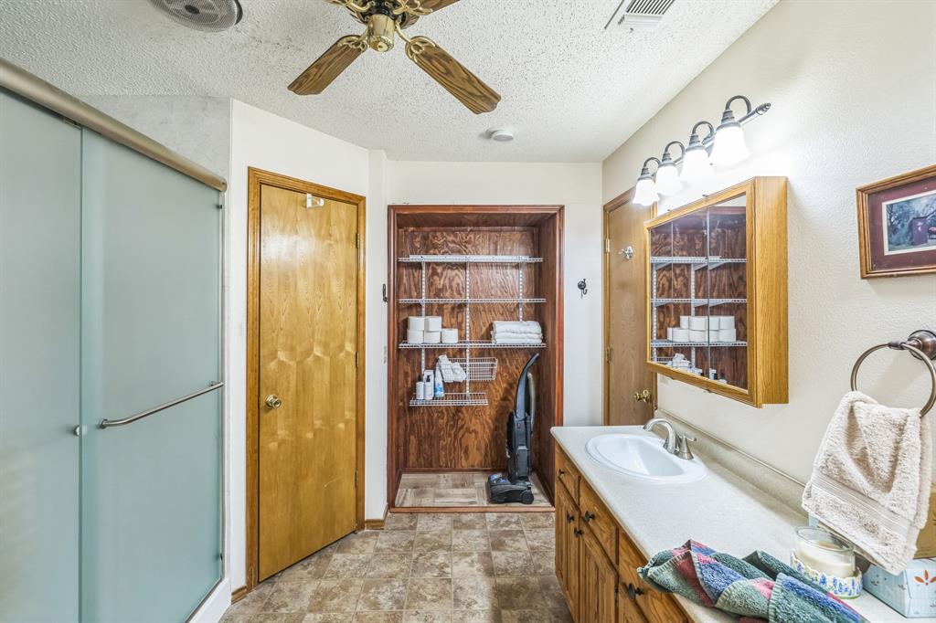 Honey Grove, Texas, 75446, United States, 3 Bedrooms Bedrooms, ,3 BathroomsBathrooms,Residential,For Sale,1840327