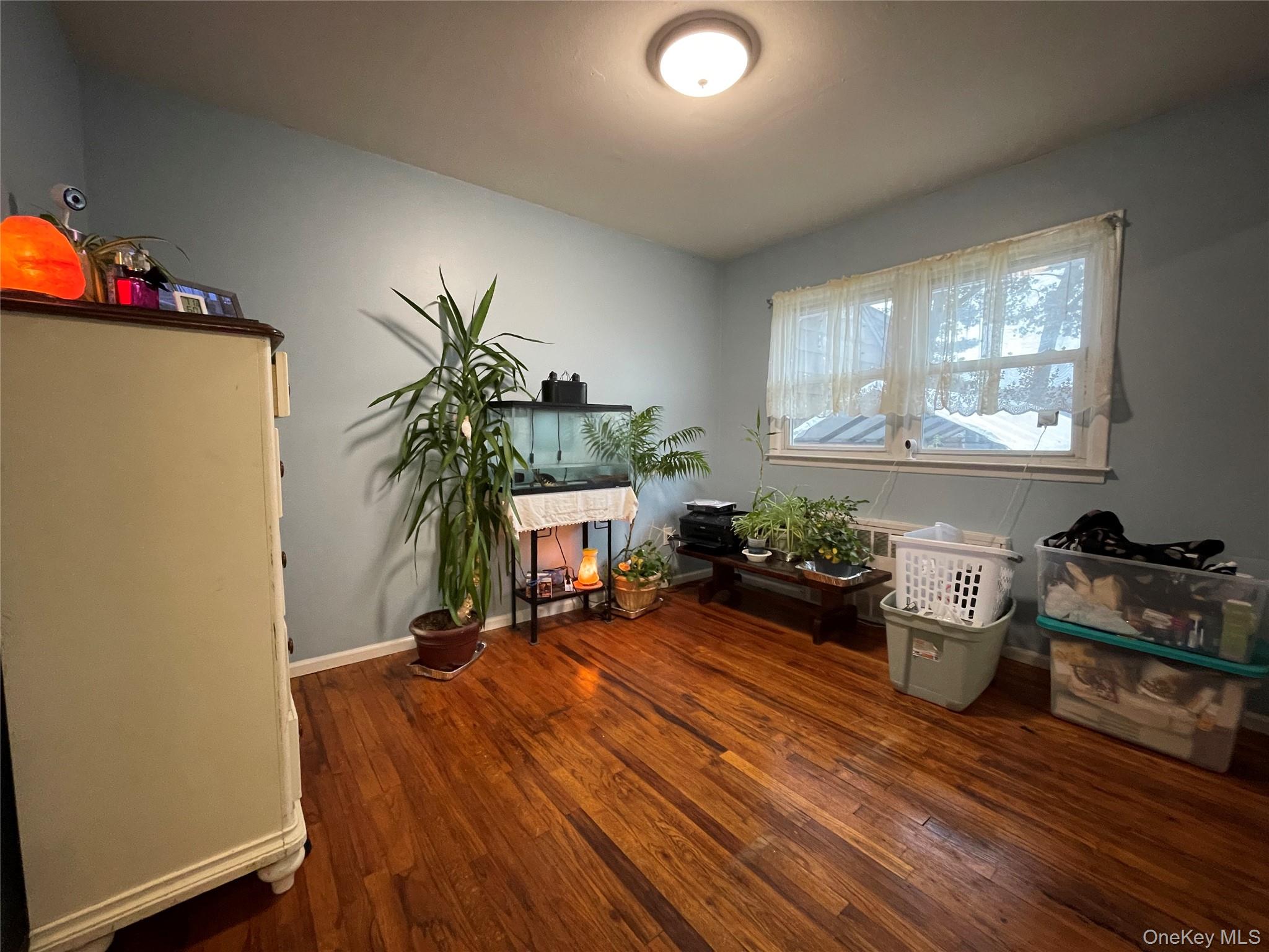 Lindenhurst, New York, 11757, United States, 4 Bedrooms Bedrooms, ,2 BathroomsBathrooms,Residential,For Sale,1989888