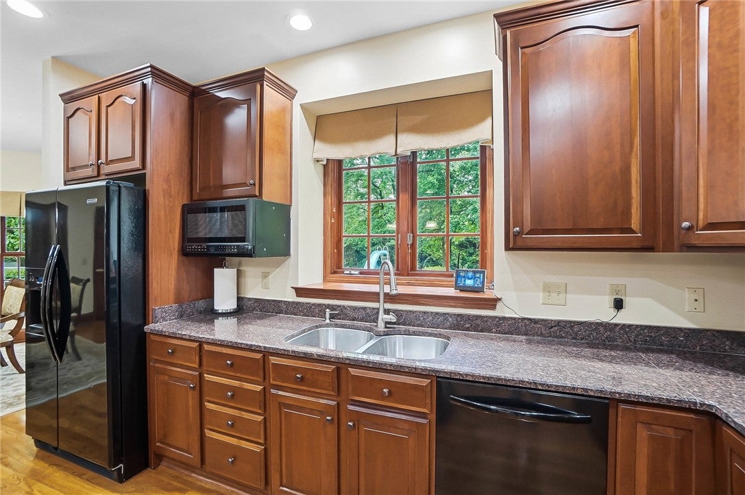 Dayton, Ohio, 45458, United States, 4 Bedrooms Bedrooms, ,5 BathroomsBathrooms,Residential,For Sale,2048387