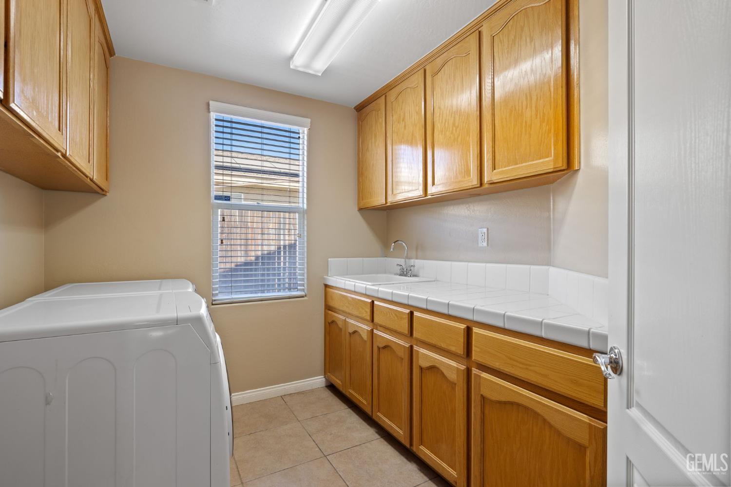 Bakersfield, California, 93312, United States, 4 Bedrooms Bedrooms, ,3 BathroomsBathrooms,Residential,For Sale,1933042