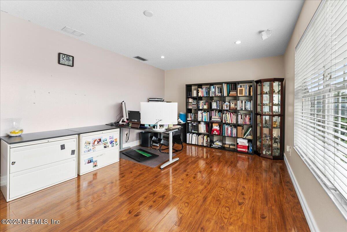 Orlando, Florida, 32825, United States, 3 Bedrooms Bedrooms, ,3 BathroomsBathrooms,Residential,For Sale,1975410