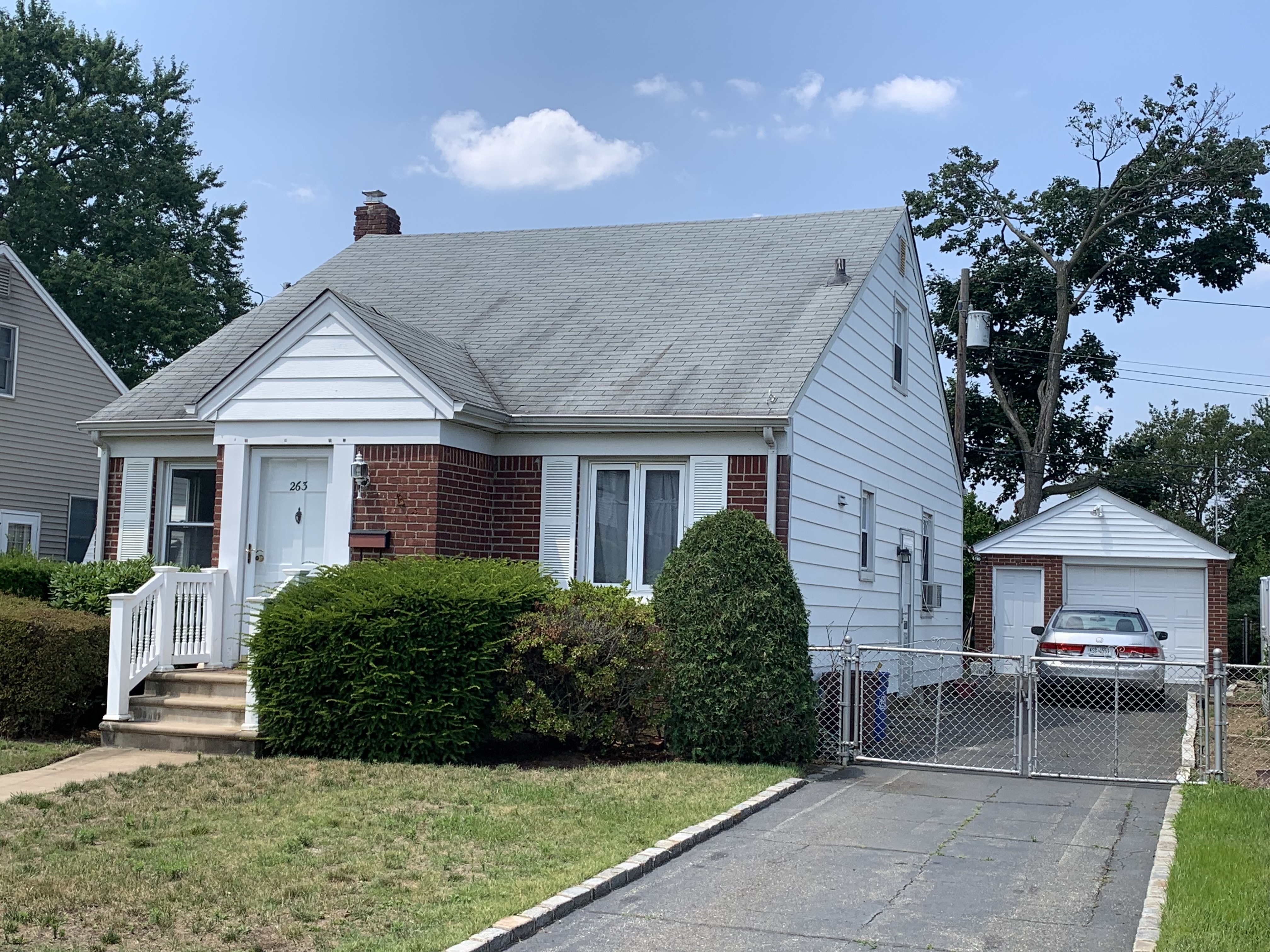 Franklin Square, New York, 11010, United States, 4 Bedrooms Bedrooms, ,2 BathroomsBathrooms,Residential,For Sale,1937158