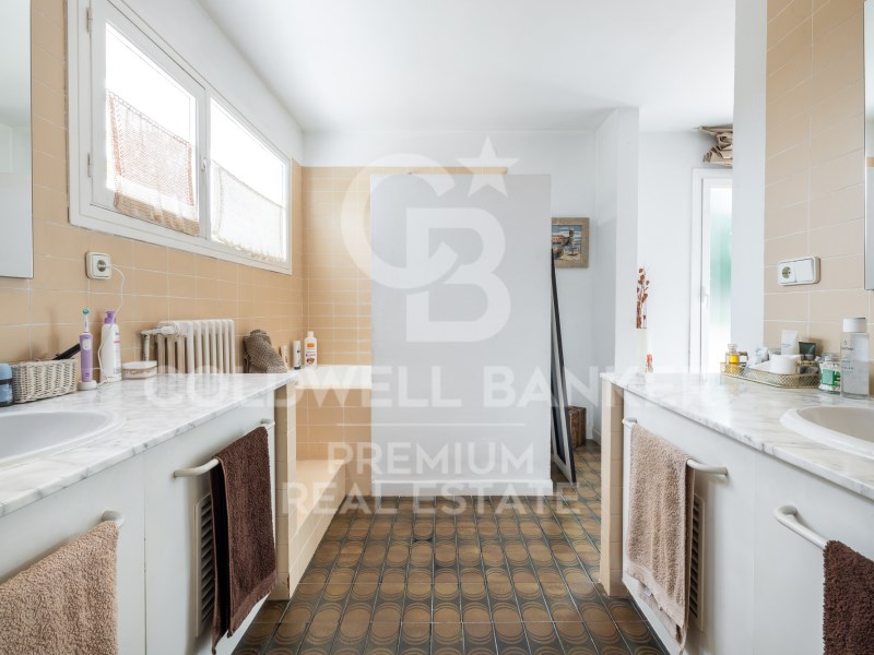 Cerdanyola del Vallès, Catalonia, ES, 4 Bedrooms Bedrooms, ,3 BathroomsBathrooms,Residential,For Sale,1856744