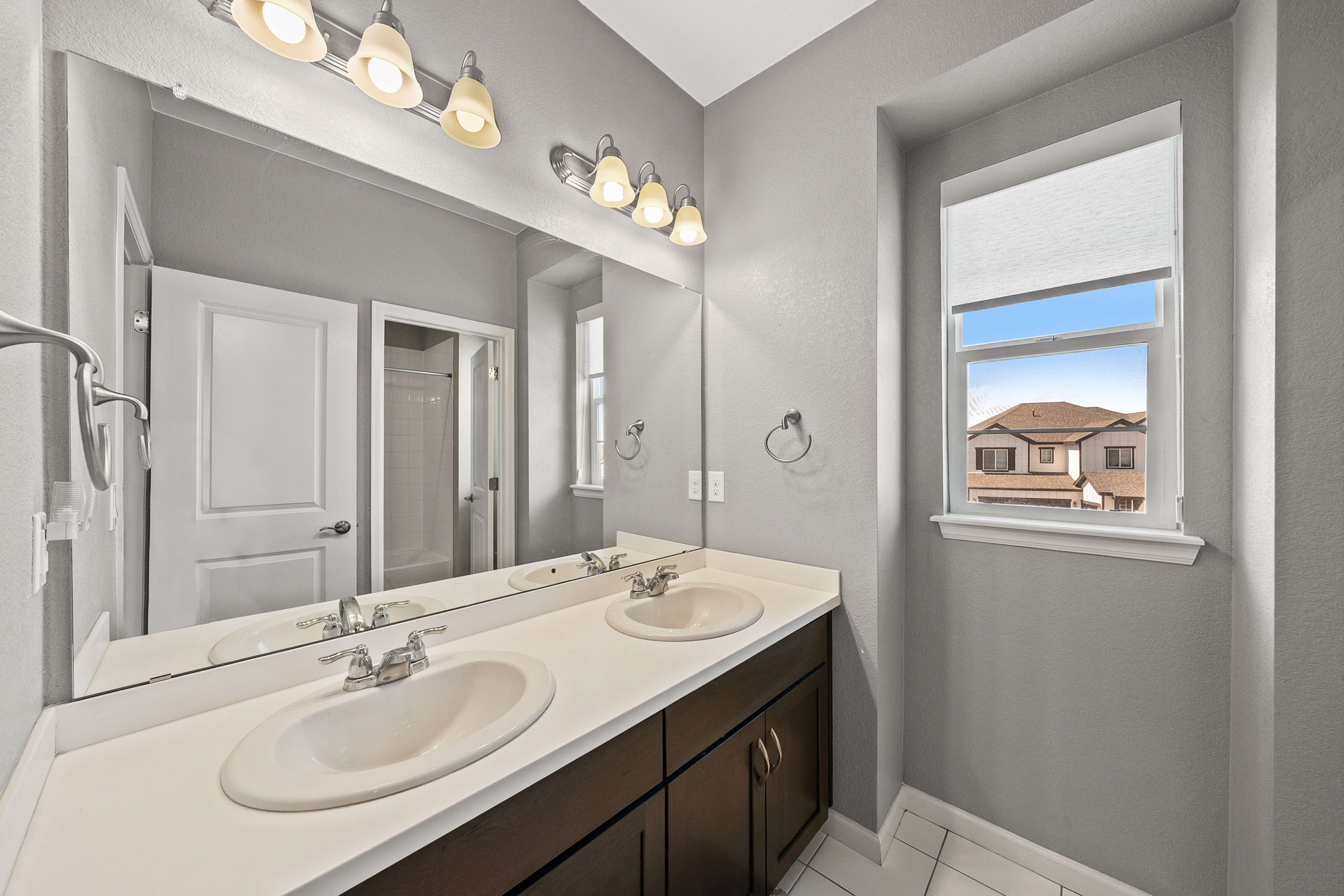  Set on an Impressive 0.35 Acre Homesite, the Outdoor Experience is Captivating - 物件實景