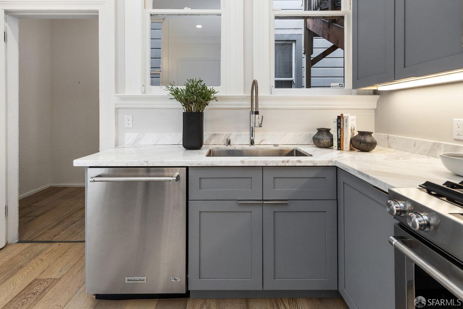 San Francisco, California, 94110, United States, 3 Bedrooms Bedrooms, ,2 BathroomsBathrooms,Residential,For Sale,1744425