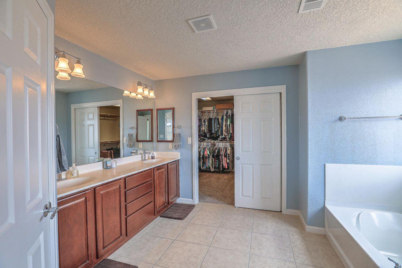 Rio Rancho, New Mexico, 87124, United States, 5 Bedrooms Bedrooms, ,4 BathroomsBathrooms,Residential,For Sale,1805604