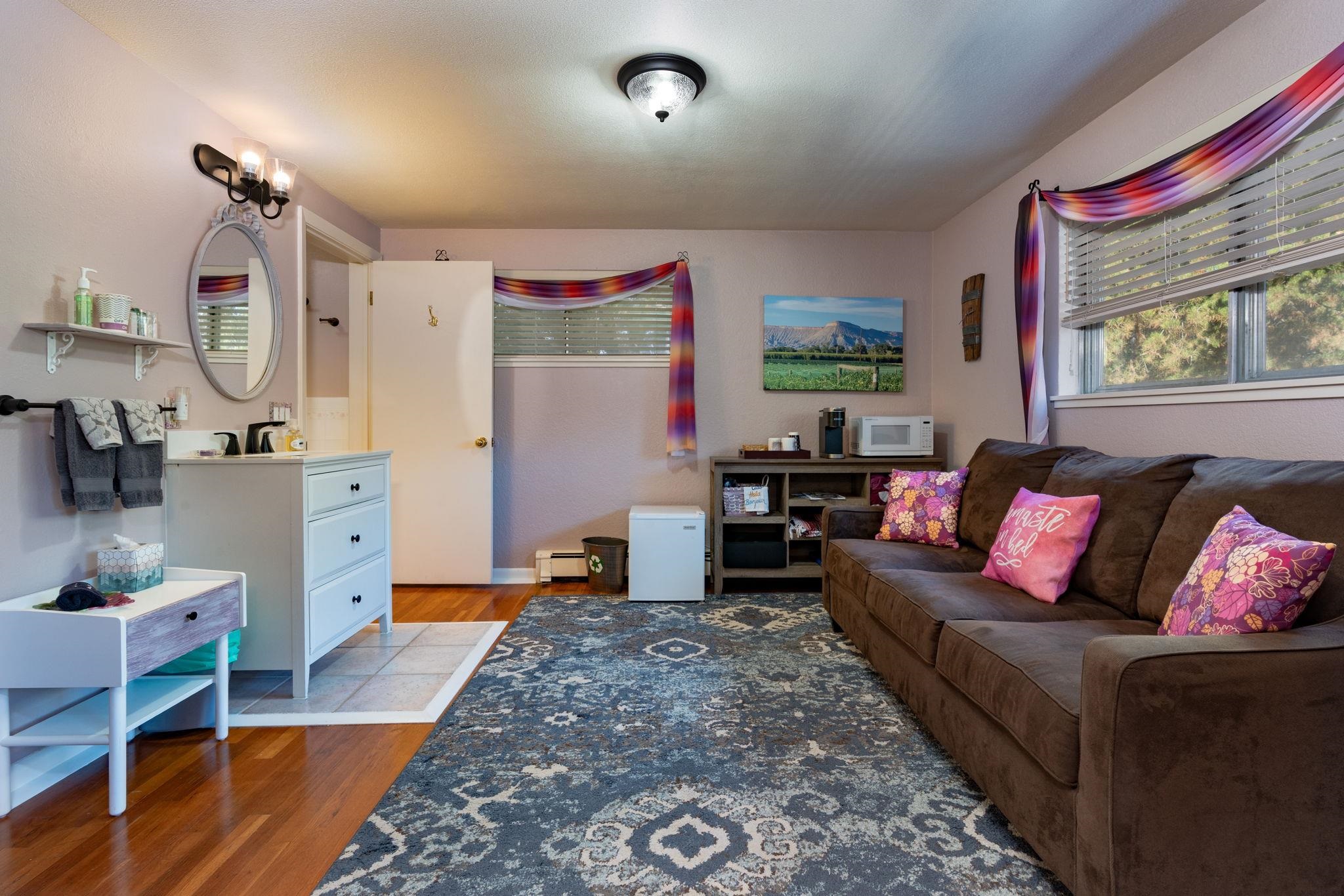 Palisade, Colorado, 81526, United States, 5 Bedrooms Bedrooms, ,6 BathroomsBathrooms,Residential,For Sale,2007514