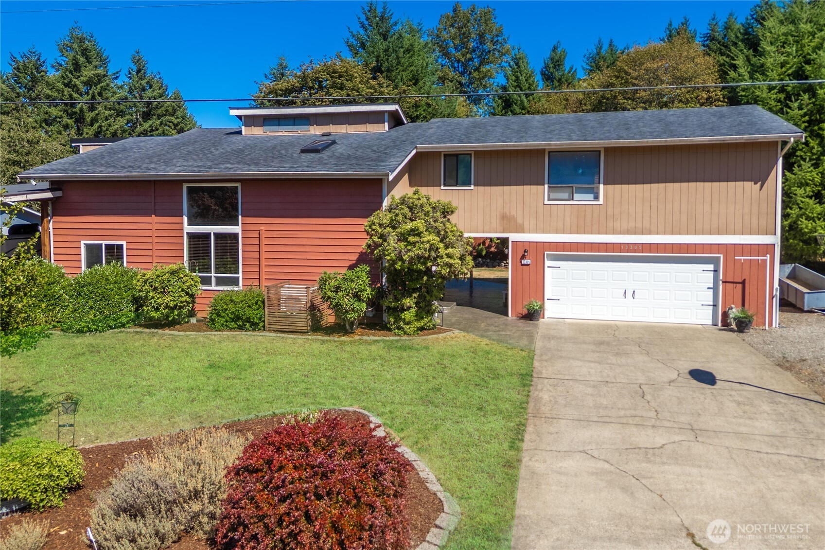 Puyallup, Washington, 98374, United States, 4 Bedrooms Bedrooms, ,2 BathroomsBathrooms,Residential,For Sale,1987950