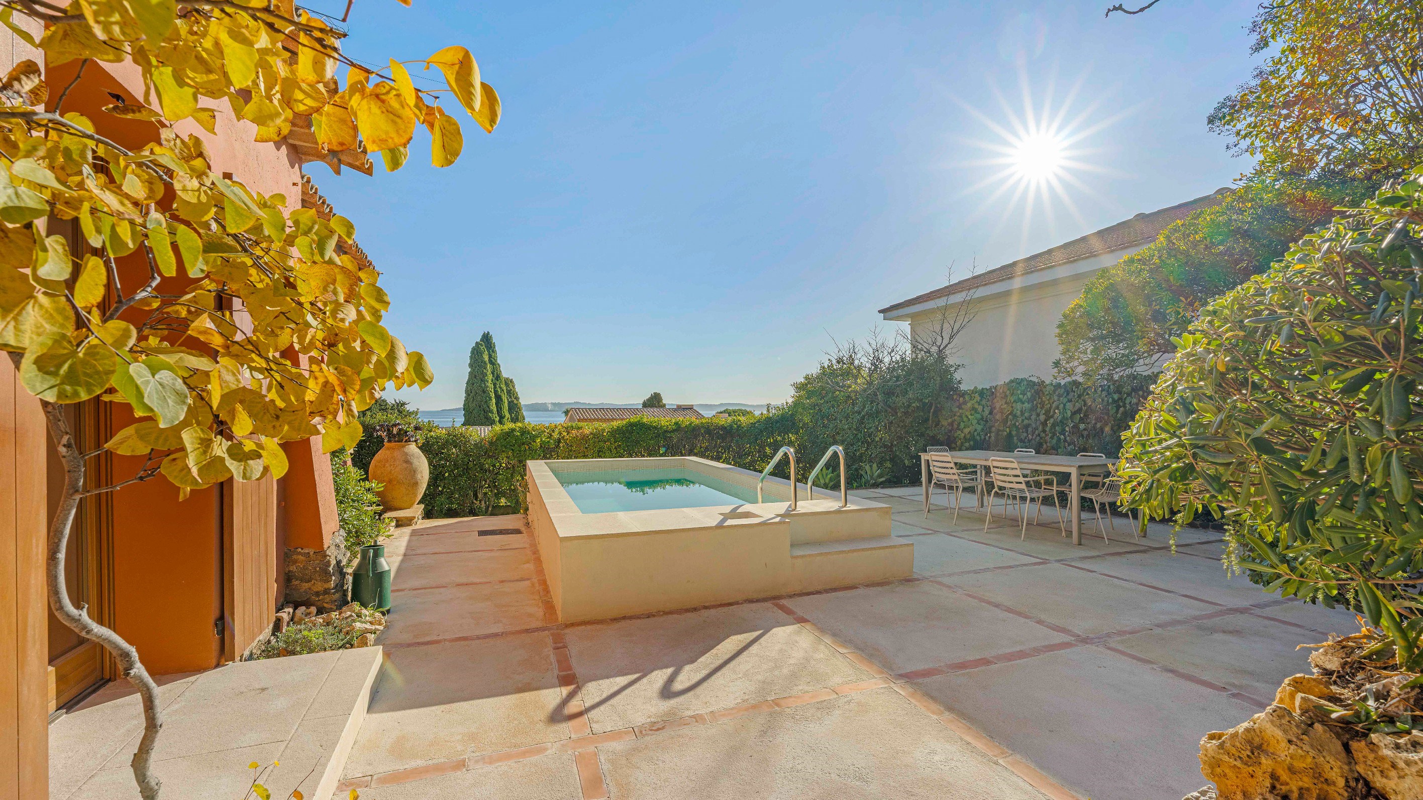  Renovated Art Deco villa with sea view, 300 m from the beaches, Sainte-Maxime, … - 物件實景